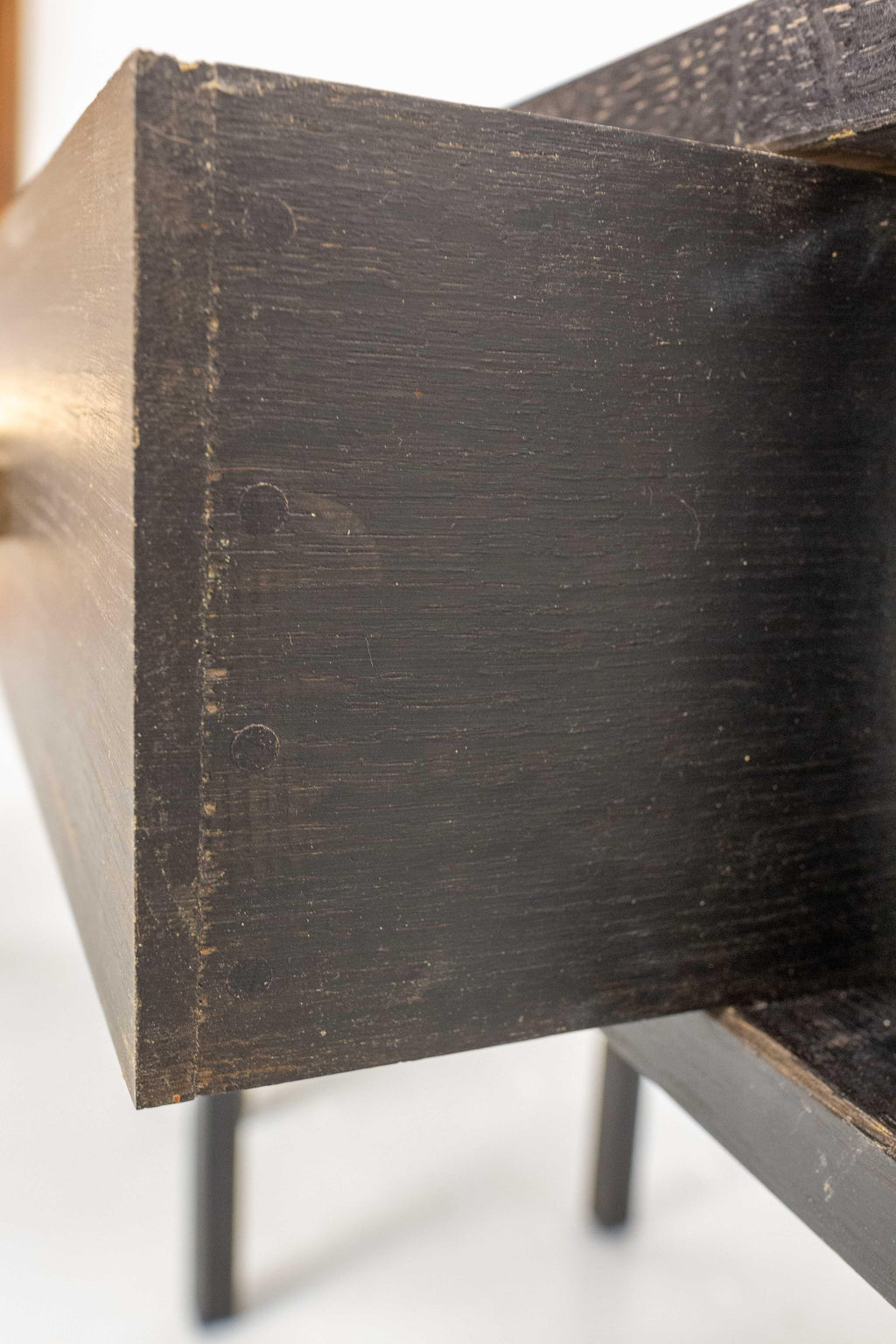 https://a.1stdibscdn.com/french-pair-of-nightstands-side-cabinets-bedside-tables-brutalist-style-2023-for-sale-picture-9/f_44762/f_339746621682430519324/IMG_8655_master.jpg