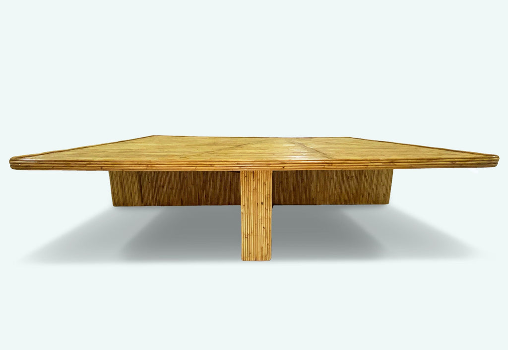 https://a.1stdibscdn.com/italian-minimalist-custom-sun-decor-rectangular-golden-bamboo-coffee-sofa-table-for-sale-picture-6/f_9112/f_296295621658157024168/IMG_8681_copia_master.jpg