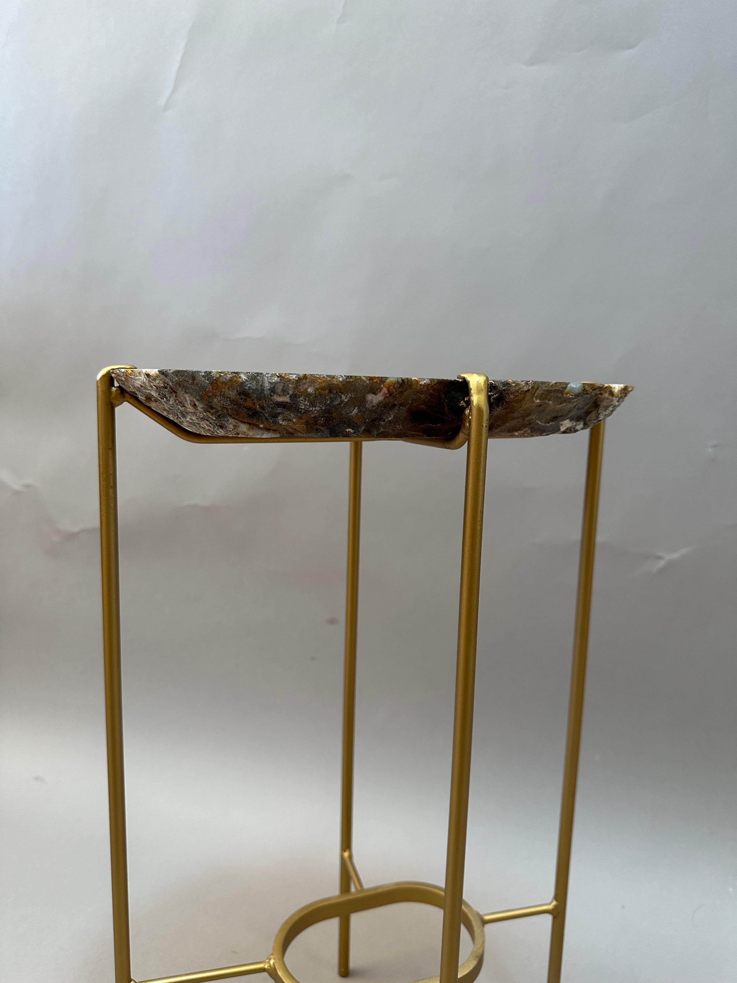 https://a.1stdibscdn.com/unusual-modern-handcrafted-geode-drinks-table-for-sale-picture-2/f_8726/f_396606421715359583781/IMG_8811_master.jpg