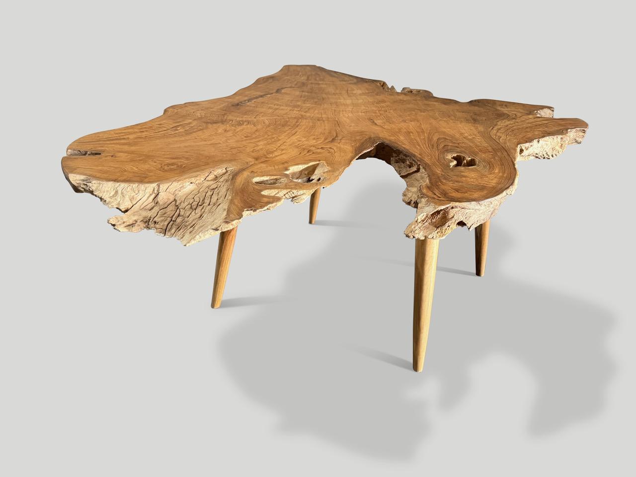 https://a.1stdibscdn.com/andrianna-shamaris-mid-century-style-live-edge-coffee-table-or-side-table-for-sale-picture-5/f_10806/f_495325021775317249512/IMG_8813_master.jpeg