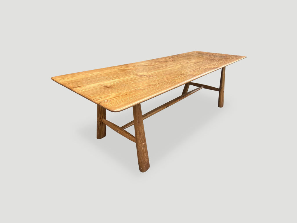 https://a.1stdibscdn.com/andrianna-shamaris-mid-century-couture-teak-wood-dining-table-for-sale-picture-3/f_10806/f_224799721612917790305/IMG_9052_master.jpg