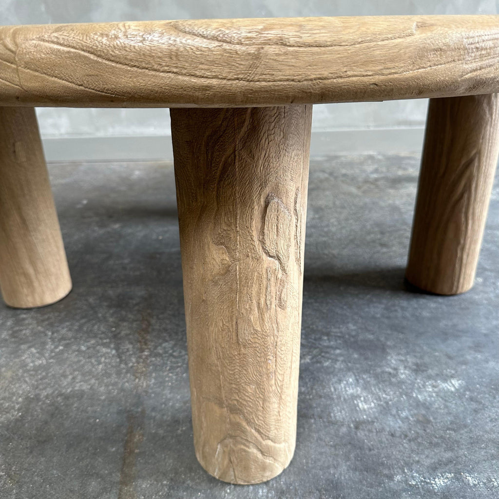 https://a.1stdibscdn.com/custom-reclaimed-elm-wood-round-coffee-table-for-sale-picture-7/f_18223/f_346712421686697937871/IMG_9141_master.jpg