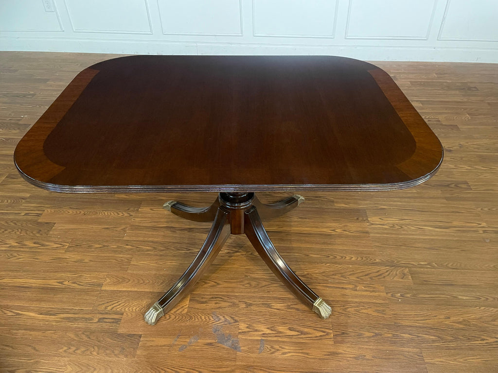 https://a.1stdibscdn.com/traditional-mahogany-breakfast-table-by-leighton-hall-for-sale-picture-9/f_44162/f_366603121697556030326/IMG_9169_master.jpeg