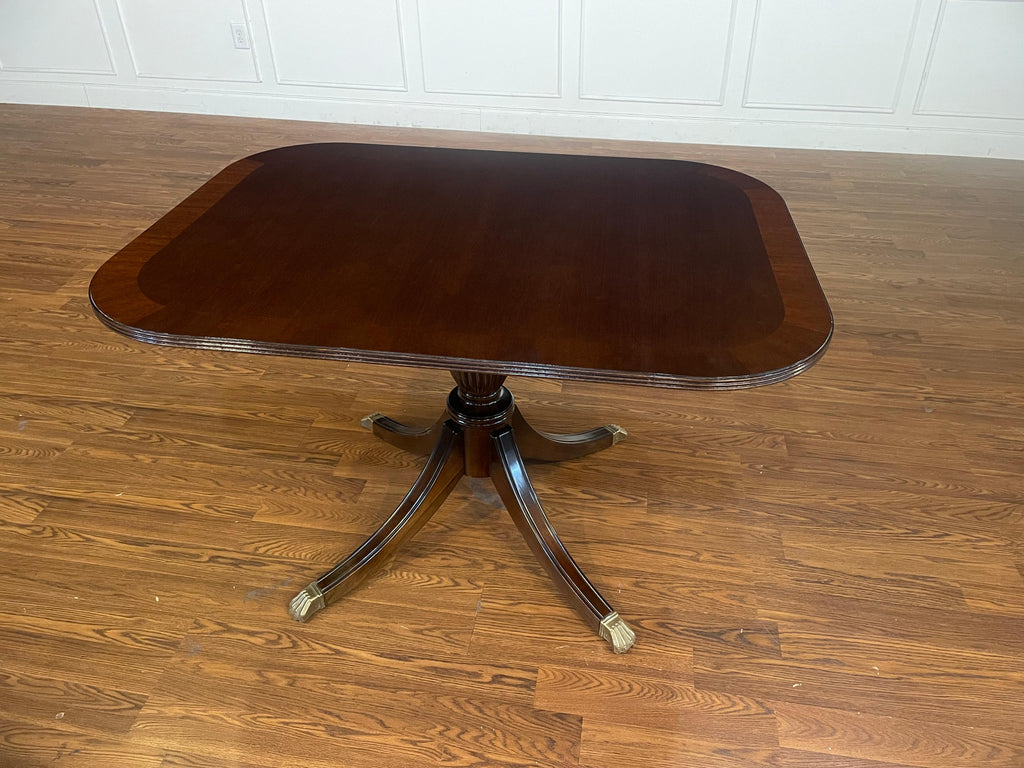 https://a.1stdibscdn.com/traditional-mahogany-breakfast-table-by-leighton-hall-for-sale-picture-10/f_44162/f_366603121697556034847/IMG_9173_master.jpeg