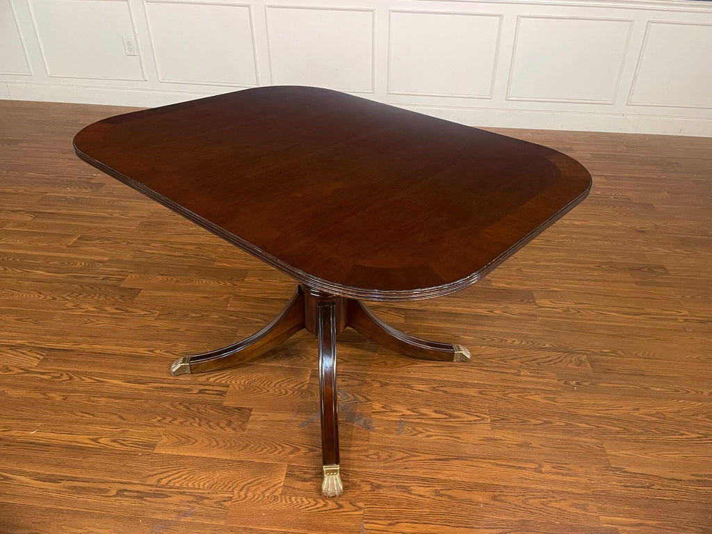 https://a.1stdibscdn.com/traditional-mahogany-breakfast-table-by-leighton-hall-for-sale-picture-7/f_44162/f_366603121697555987390/IMG_9181_master.jpeg