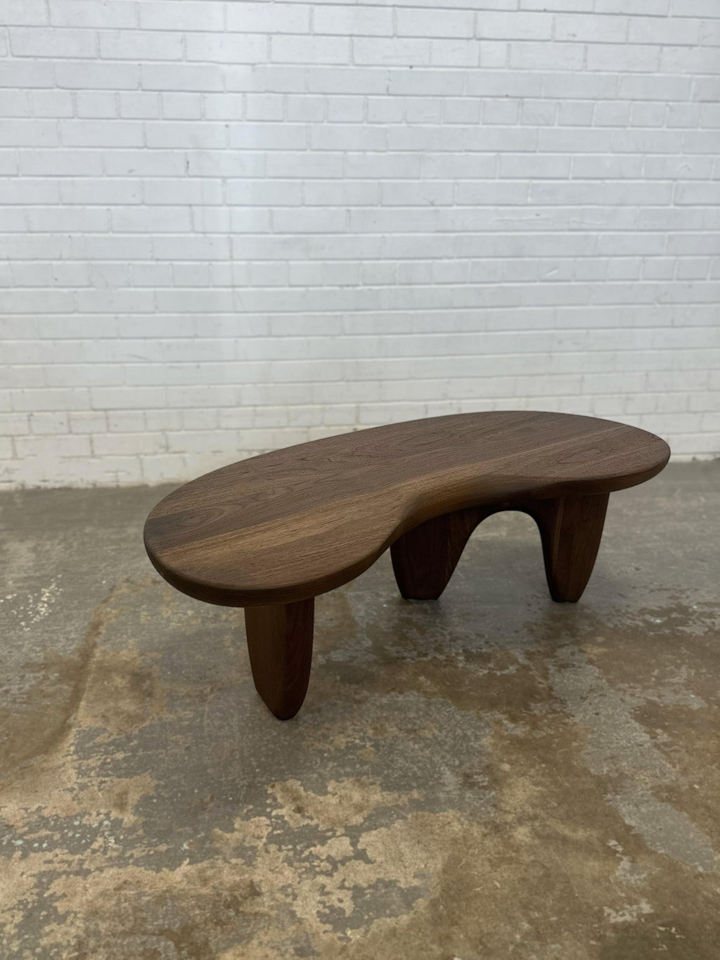 https://a.1stdibscdn.com/handcrafted-rowan-coffee-table-in-solid-dark-walnut-by-mary-ratcliffe-studio-for-sale-picture-4/f_77712/f_447619421745618290271/IMG_9290_master.jpg