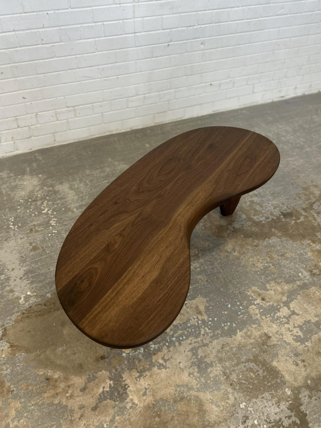 https://a.1stdibscdn.com/handcrafted-rowan-coffee-table-in-solid-dark-walnut-by-mary-ratcliffe-studio-for-sale-picture-5/f_77712/f_447619421745618290359/IMG_9296_master.jpg