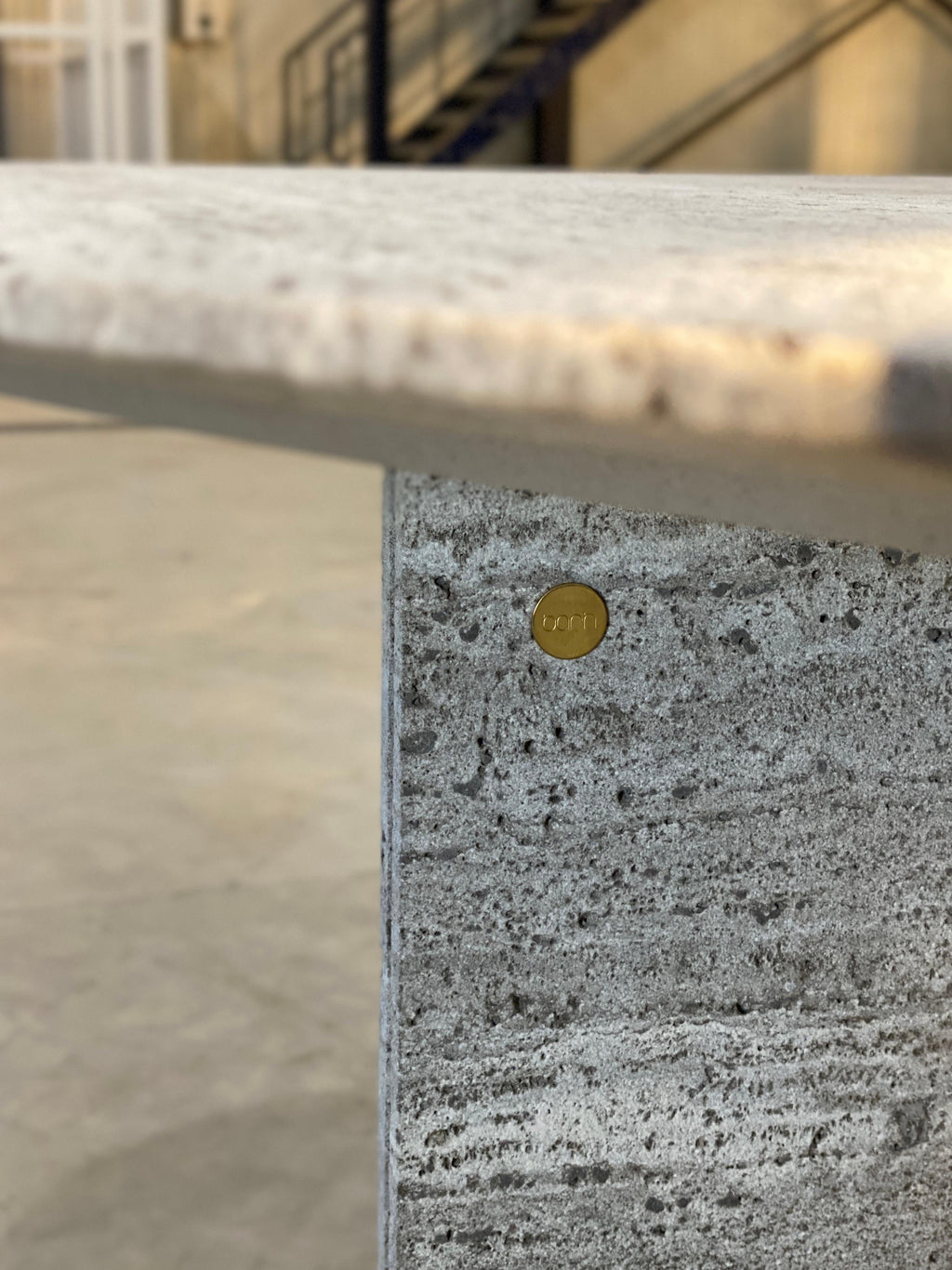 https://a.1stdibscdn.com/contemporary-travertine-dining-table-ellipse-02-by-barhdesign-for-sale-picture-7/f_48321/f_267094321642158773687/IMG_9400_master.JPG
