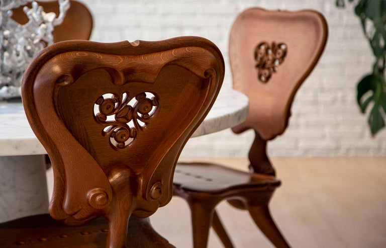 https://a.1stdibscdn.com/calvet-chair-by-antoni-gaudi-solid-oak-spanish-modernist-for-sale-picture-4/f_30483/f_470736521760629873533/IMG_9496_master.jpg?width=768