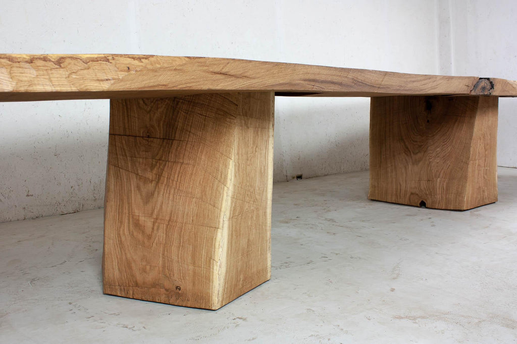 https://a.1stdibscdn.com/sculpted-massive-dining-table-v3-in-solid-oakwood-custom-size-for-sale-picture-6/f_31233/f_234073321618582926368/IMG_9520_master.jpg