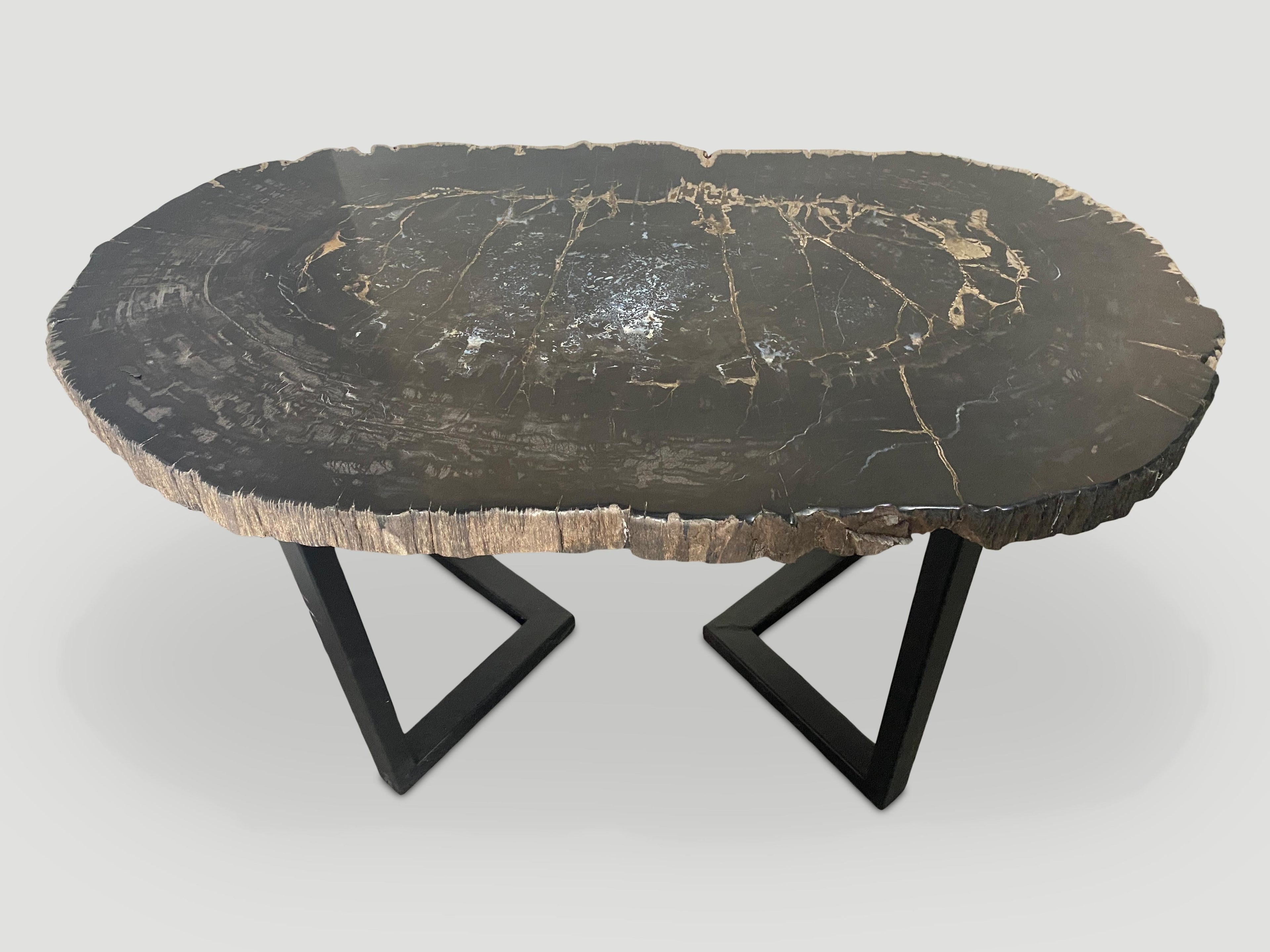 https://a.1stdibscdn.com/andrianna-shamaris-magnificent-large-petrified-wood-table-for-sale-picture-3/f_10806/f_319330421672140690101/IMG_9655_master.jpg