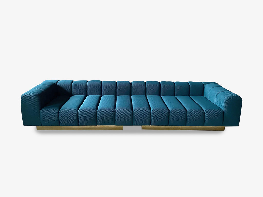 https://a.1stdibscdn.com/large-contemporary-sofa-made-in-italy-for-sale-picture-9/f_47872/f_267561821641227514243/IMG_9660_master.jpeg