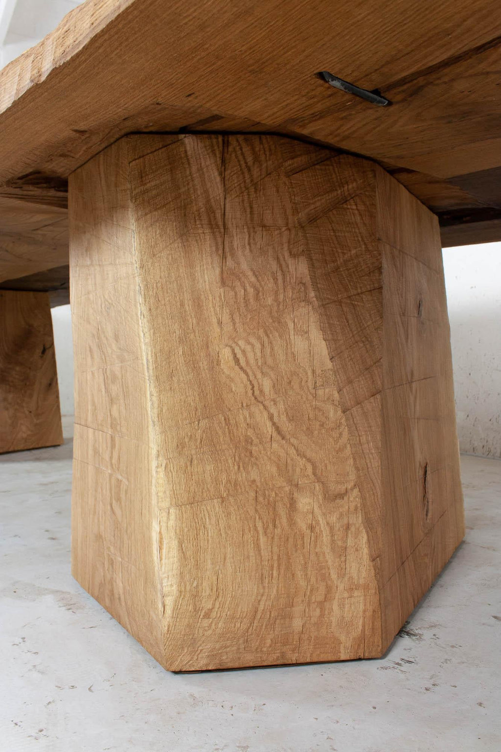 https://a.1stdibscdn.com/sculpted-massive-dining-table-v3-in-solid-oakwood-custom-size-for-sale-picture-8/f_31233/f_234073321618582945962/IMG_9691_master.jpg