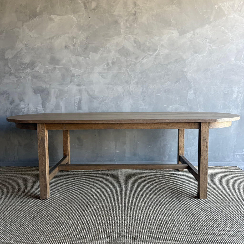 https://a.1stdibscdn.com/oval-dining-table-in-natural-white-oak-montana-brown-for-sale-picture-2/f_18223/f_471405321761078908143/IMG_9885_master.jpg