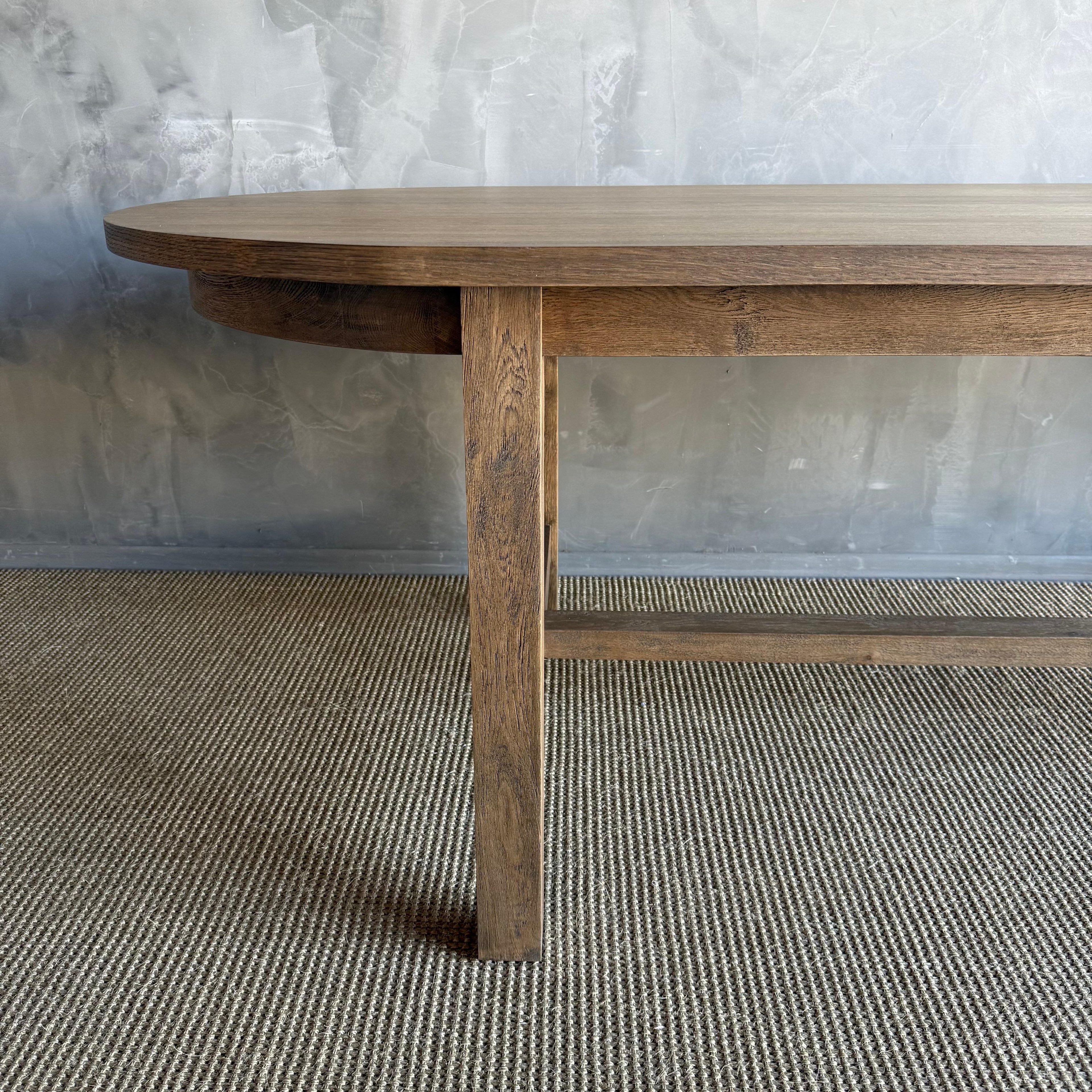 https://a.1stdibscdn.com/oval-dining-table-in-natural-white-oak-montana-brown-for-sale-picture-3/f_18223/f_471403221761077969326/IMG_9886_master.jpg