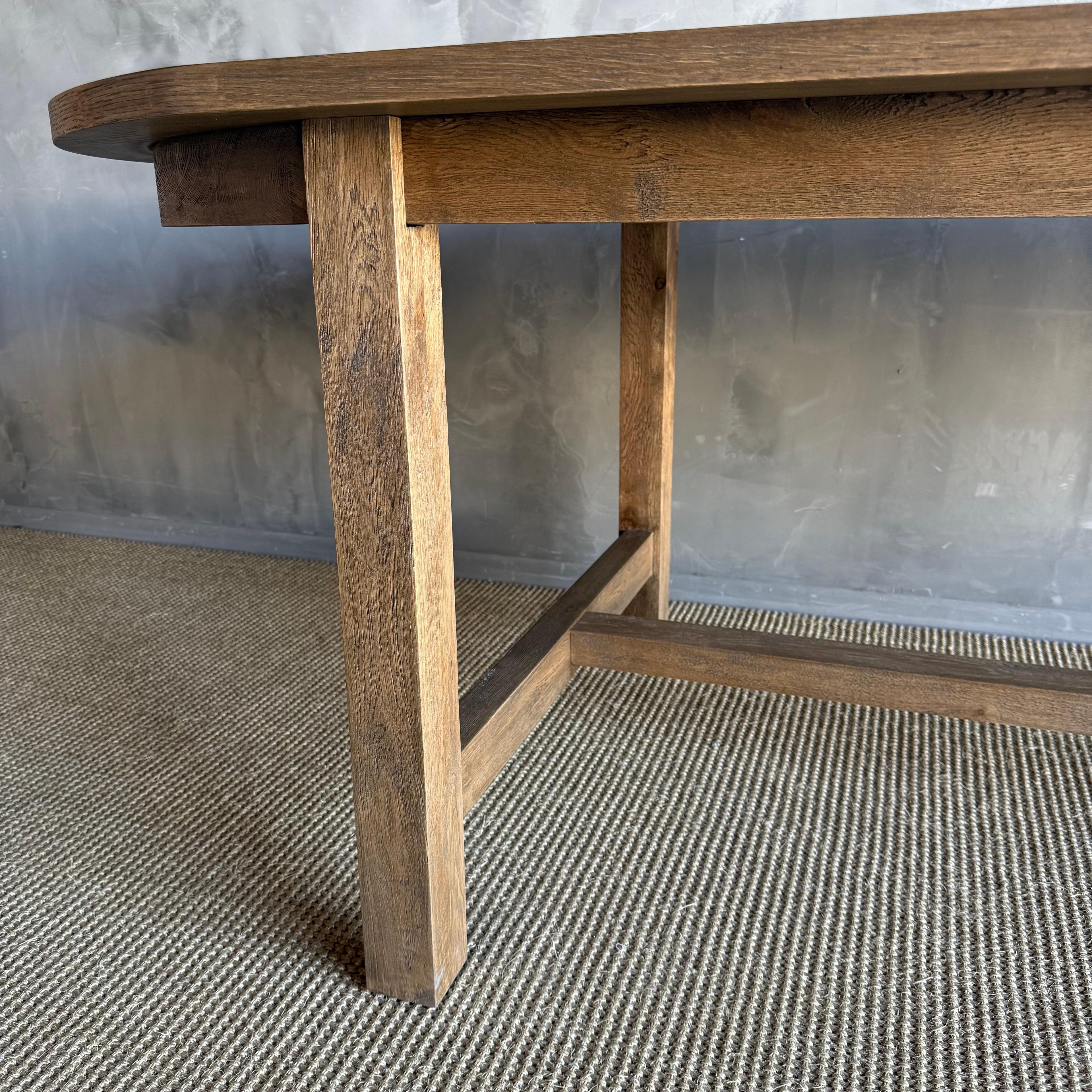 https://a.1stdibscdn.com/oval-dining-table-in-natural-white-oak-montana-brown-for-sale-picture-6/f_18223/f_471403221761077967719/IMG_9889_master.jpg