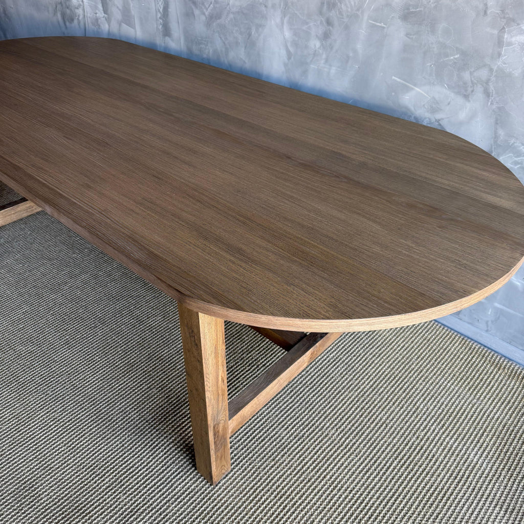 https://a.1stdibscdn.com/oval-dining-table-in-natural-white-oak-montana-brown-for-sale-picture-7/f_18223/f_471403221761077977548/IMG_9890_master.jpg