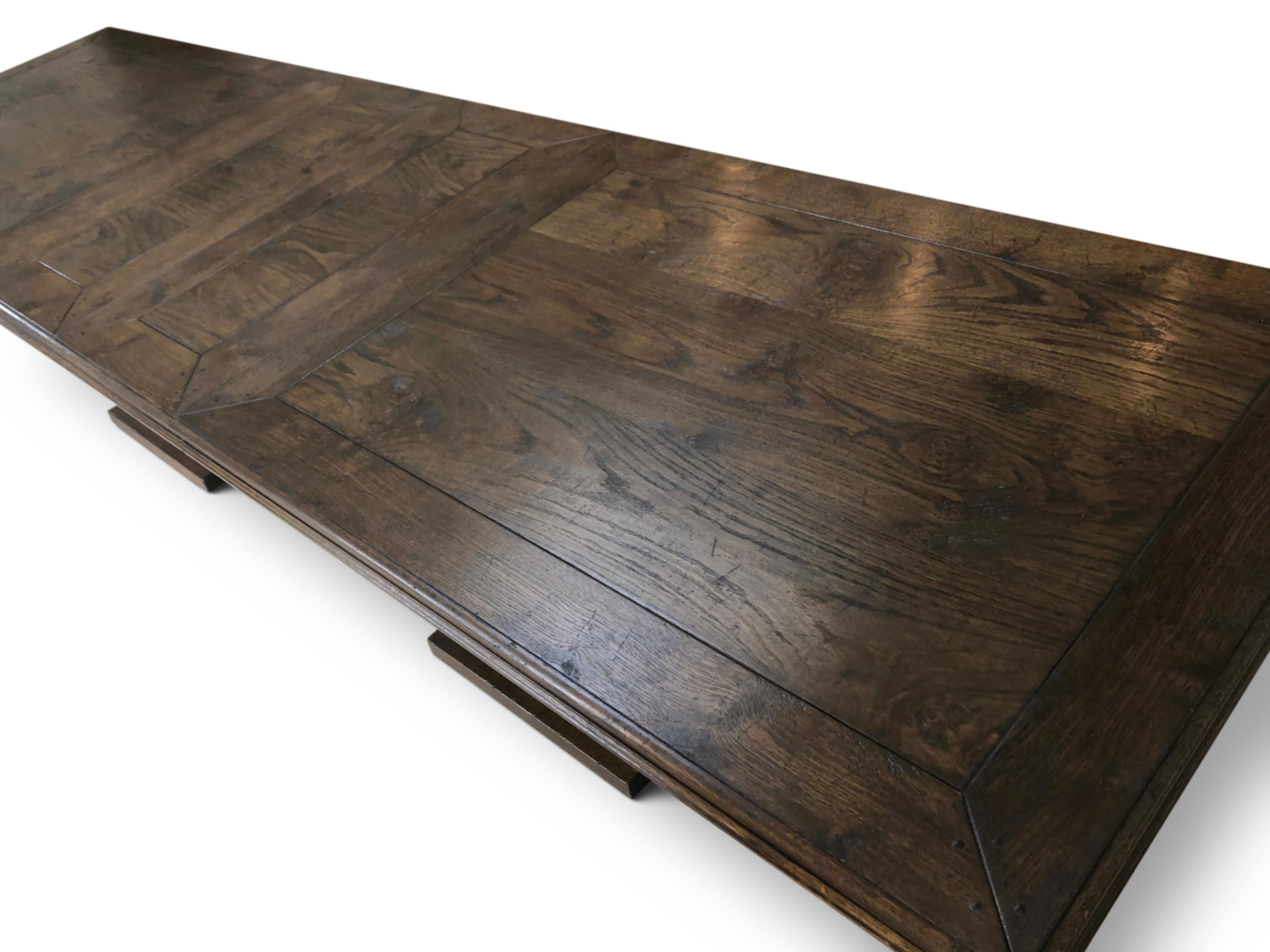 https://a.1stdibscdn.com/dining-room-table-beehive-pedestals-and-extending-top-for-sale-picture-4/f_90952/f_474829821762876640541/IMG_9922_master.jpg