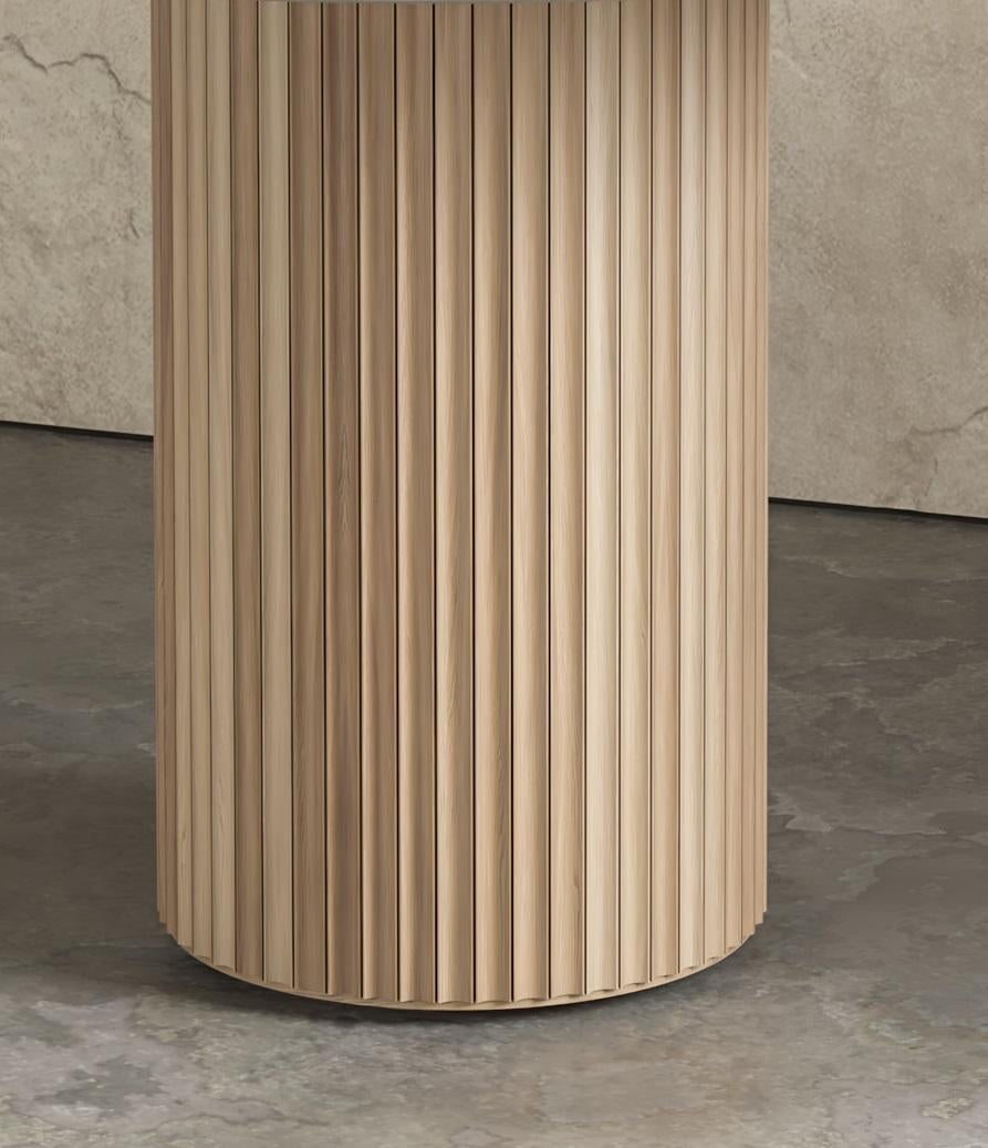 https://a.1stdibscdn.com/pilar-round-oak-dining-table-by-indo-made-for-sale-picture-4/f_12192/f_321125221673188225200/INDO_Pilar_Round_Dining_Table_Natural_WhiteOak_CM23_master.jpg