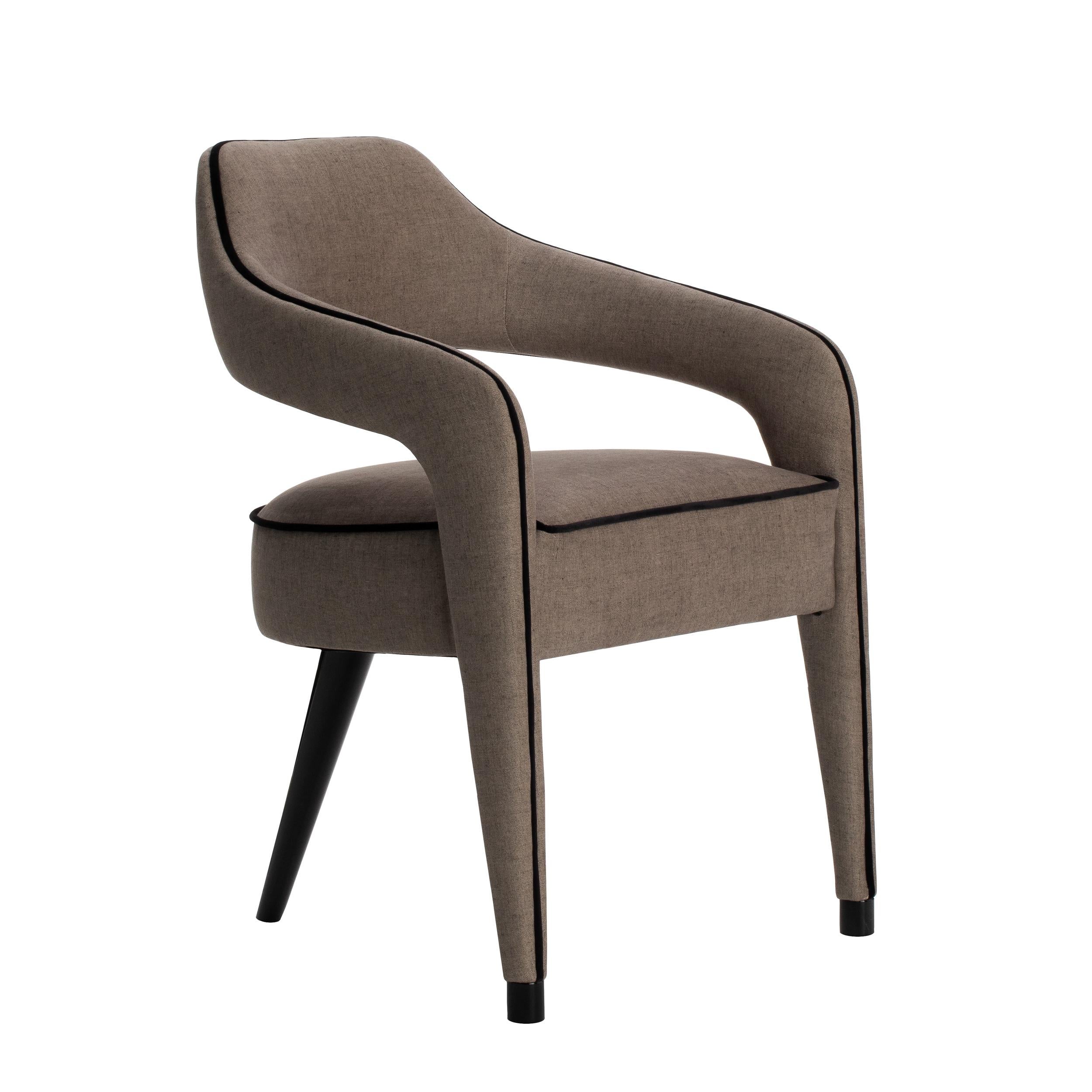 https://a.1stdibscdn.com/invicta-dining-chair-with-one-back-foot-in-solid-wood-for-sale-picture-4/f_52952/f_239017721621872157507/INVICTA_I_45_master.jpg
