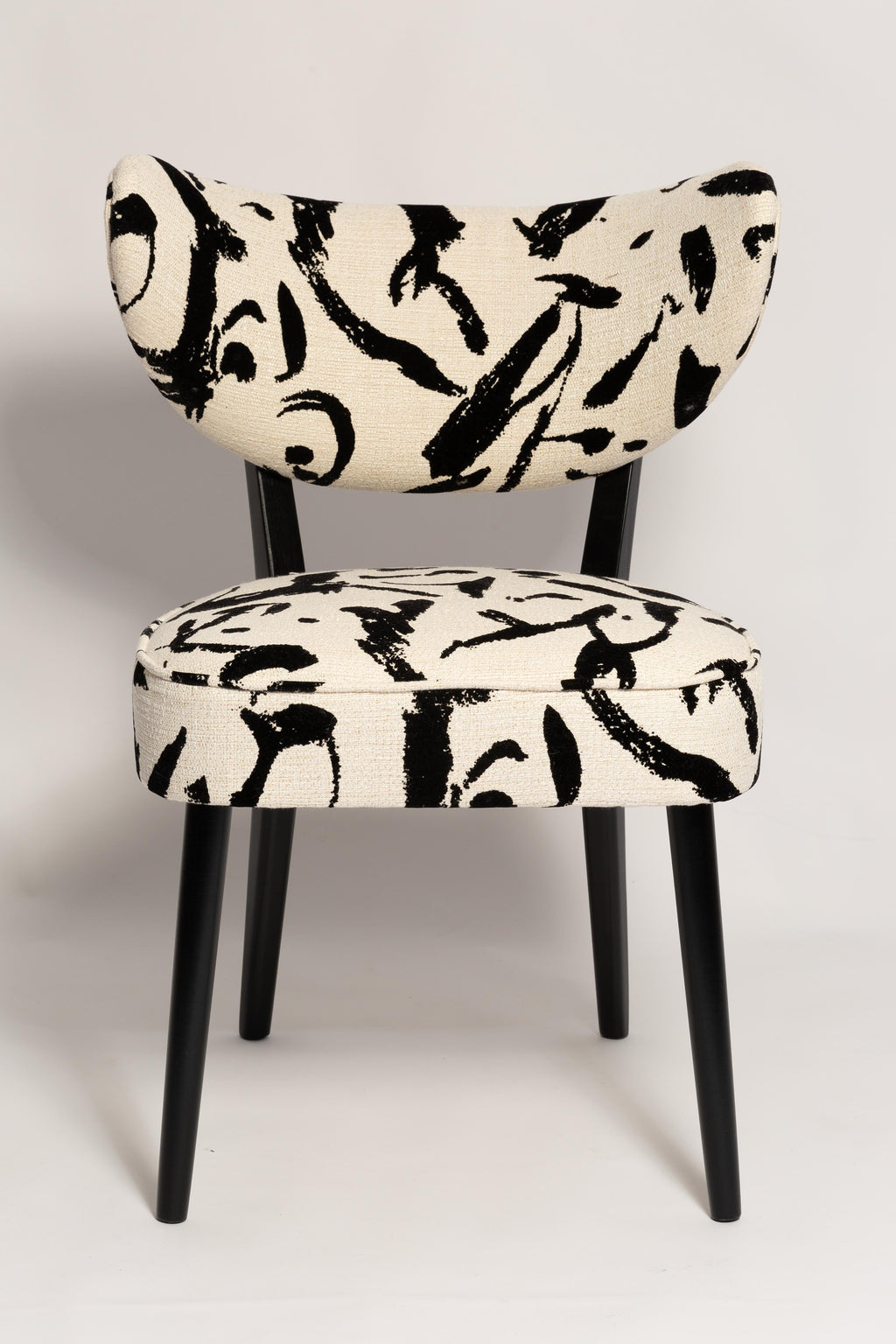 https://a.1stdibscdn.com/vintola-dining-chair-cream-and-black-ichi-go-ichi-e-by-dedar-europe-poland-for-sale-picture-8/f_34023/f_447515821745572715729/IQ3A0128_master.jpg