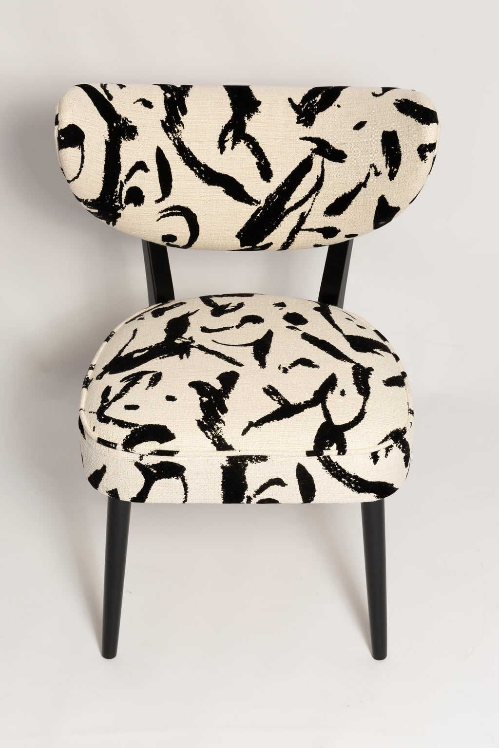 https://a.1stdibscdn.com/vintola-dining-chair-cream-and-black-ichi-go-ichi-e-by-dedar-europe-poland-for-sale-picture-9/f_34023/f_447515821745572729439/IQ3A0130_master.jpg