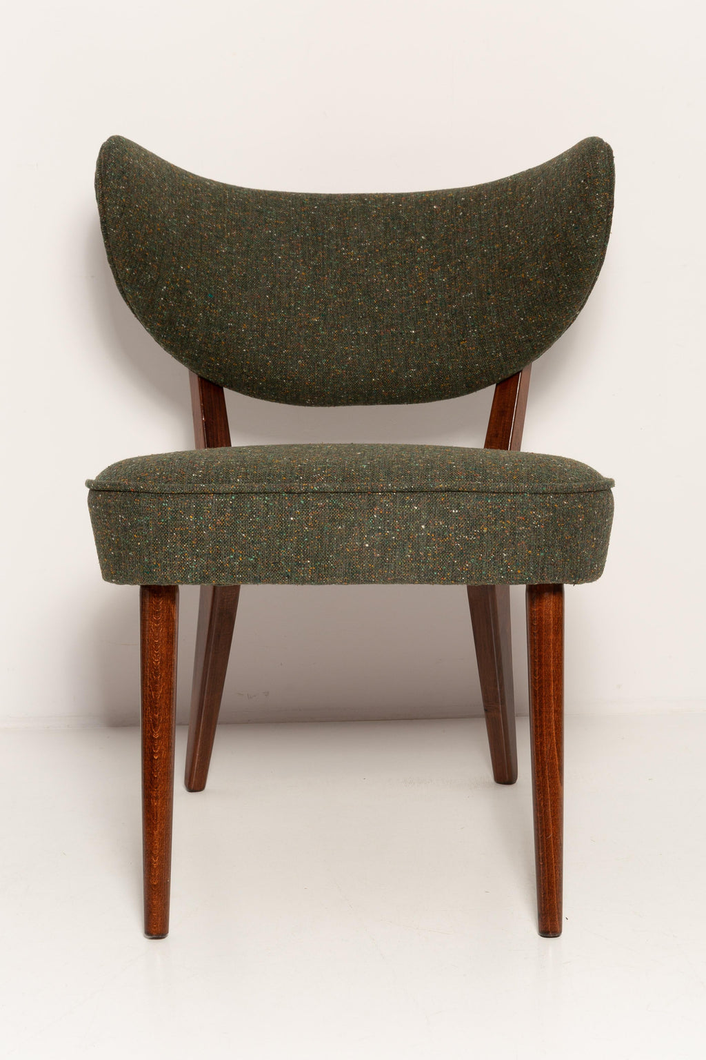https://a.1stdibscdn.com/green-wool-shell-club-chair-by-vintola-studio-europe-poland-for-sale-picture-11/f_34023/f_357160321692100926296/IQ3A1587_master.jpg