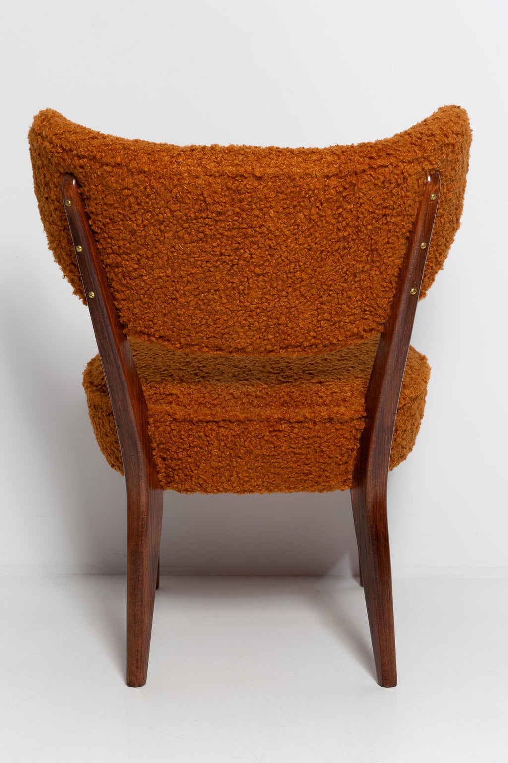 https://a.1stdibscdn.com/shell-orange-boucle-club-chair-by-vintola-studio-europe-poland-for-sale-picture-10/f_34023/f_357532221692304415657/IQ3A1686_master.jpg