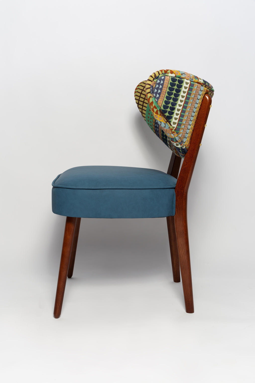 https://a.1stdibscdn.com/vintola-studio-dining-chair-shoji-pierre-frey-fabric-europe-poland-for-sale-picture-9/f_34023/f_470080321760364032612/IQ3A2041_master.jpg