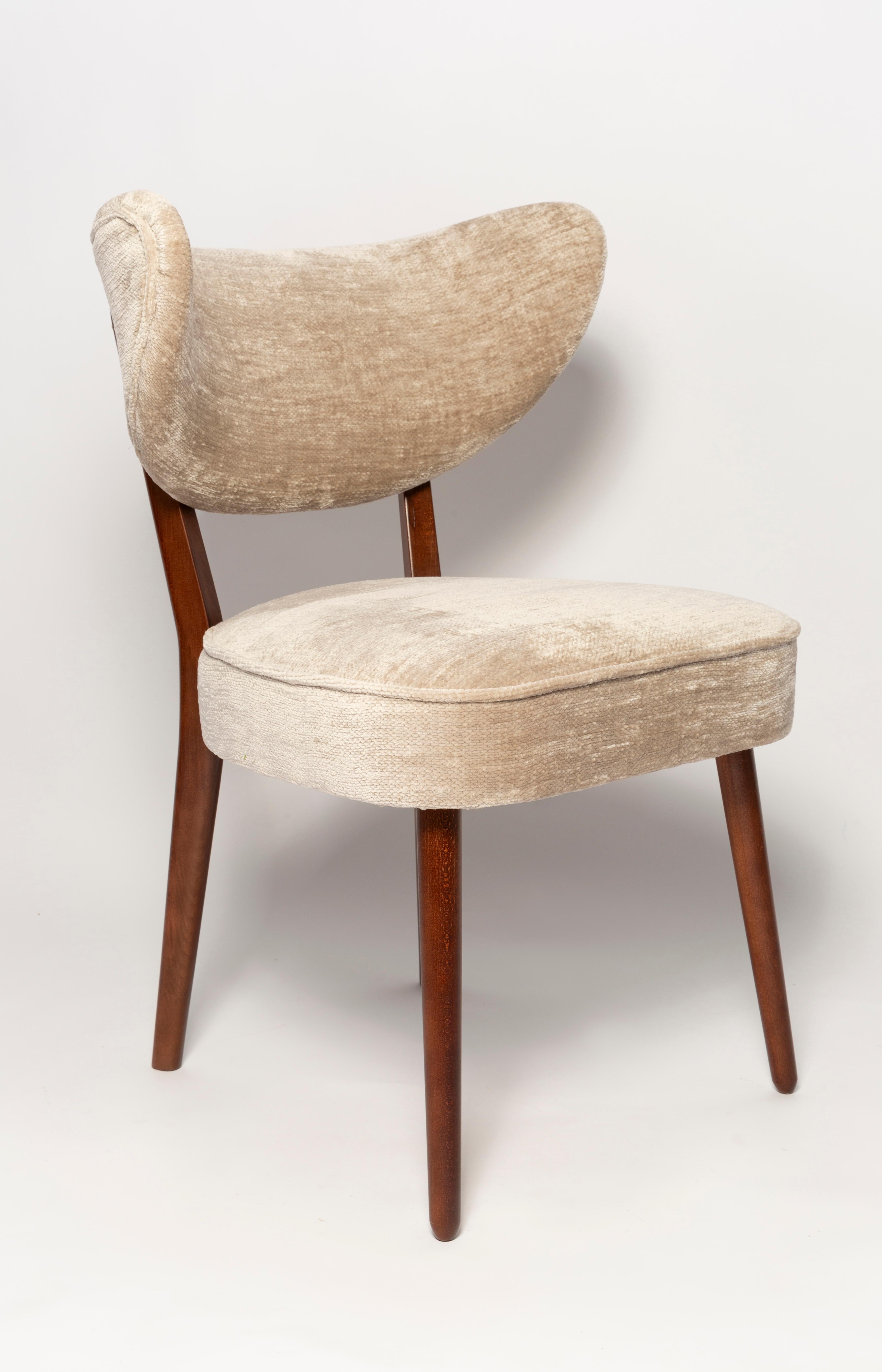 https://a.1stdibscdn.com/vintola-studio-dining-chair-casamance-demoiselle-fabric-europe-poland-for-sale-picture-3/f_34023/f_470520621760519504606/IQ3A2048_master.jpg