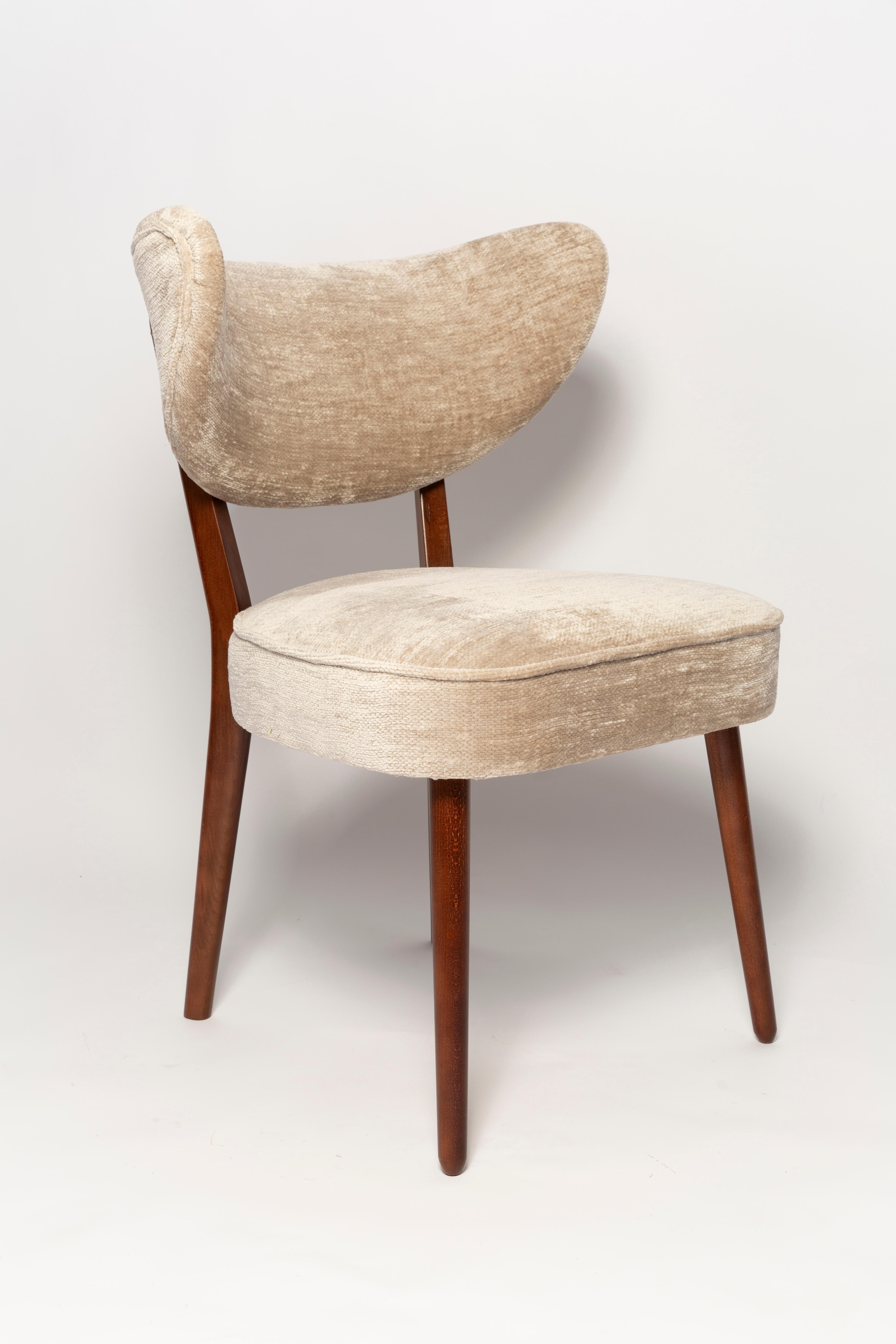 https://a.1stdibscdn.com/vintola-studio-six-dining-chairs-casamance-demoiselle-and-nimbus-fabric-for-sale-picture-10/f_34023/f_472470721761661939943/IQ3A2049_master.jpg