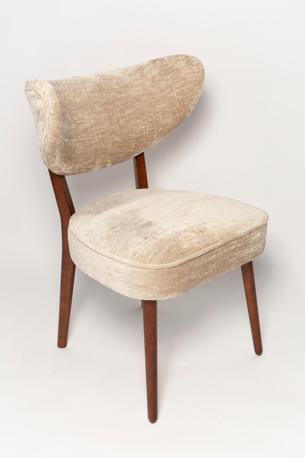 https://a.1stdibscdn.com/vintola-studio-dining-chair-casamance-demoiselle-fabric-europe-poland-for-sale-picture-4/f_34023/f_470520621760519504920/IQ3A2050_master.jpg