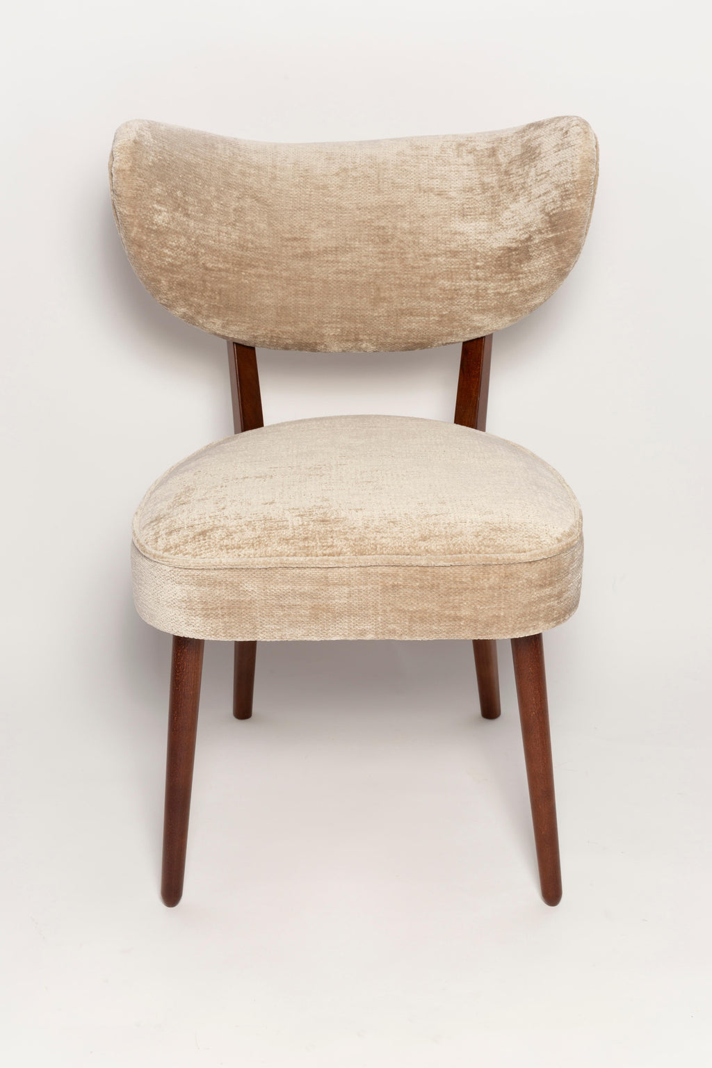 https://a.1stdibscdn.com/vintola-studio-six-dining-chairs-casamance-demoiselle-fabric-europe-poland-for-sale-picture-10/f_34023/f_470659121760601097249/IQ3A2062_master.jpg