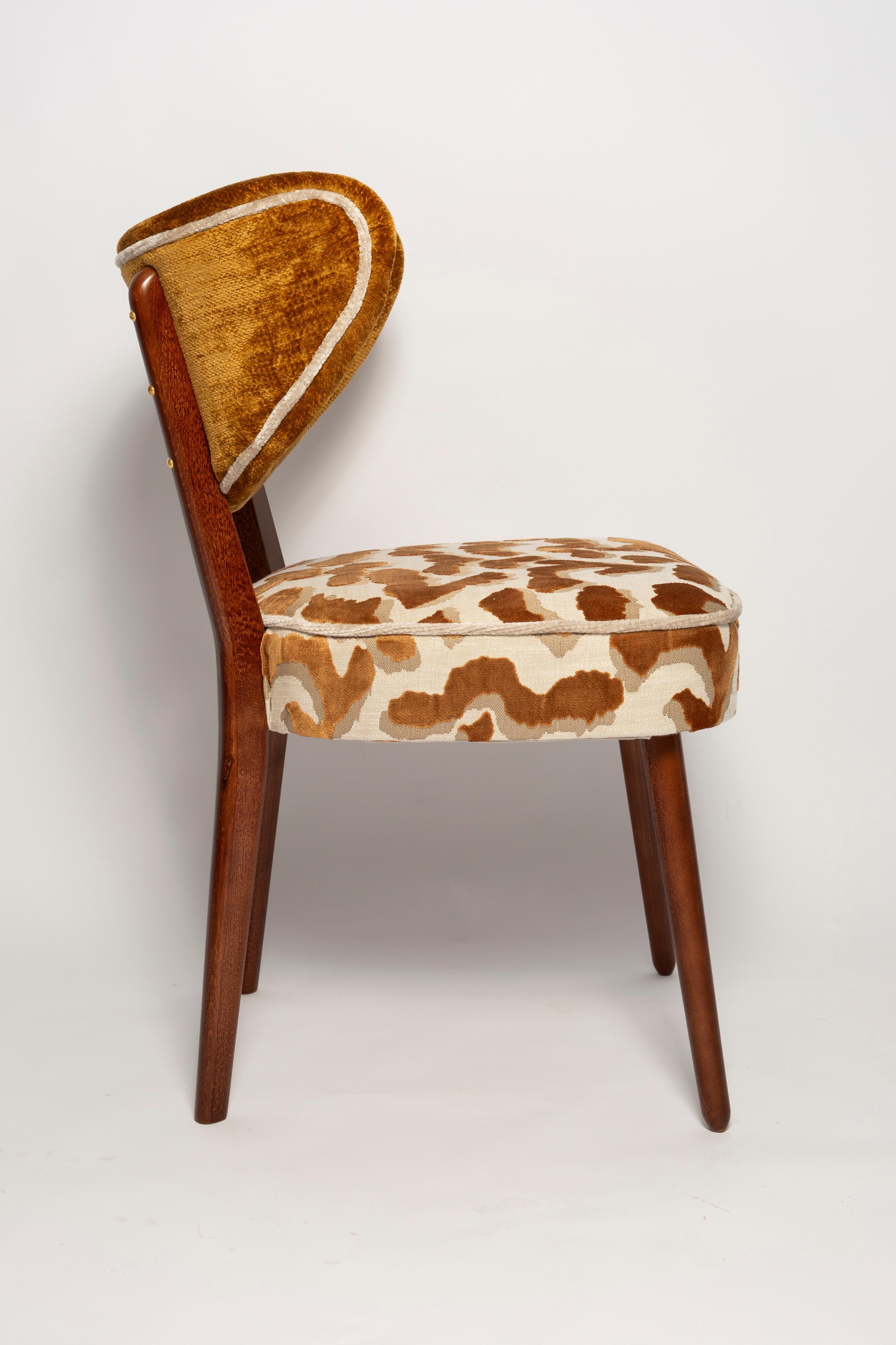 https://a.1stdibscdn.com/set-of-four-vintola-studio-dining-chairs-casamance-demoiselle-and-nimbus-fabric-for-sale-picture-4/f_34023/f_472335721761576300503/IQ3A2070_master.jpg