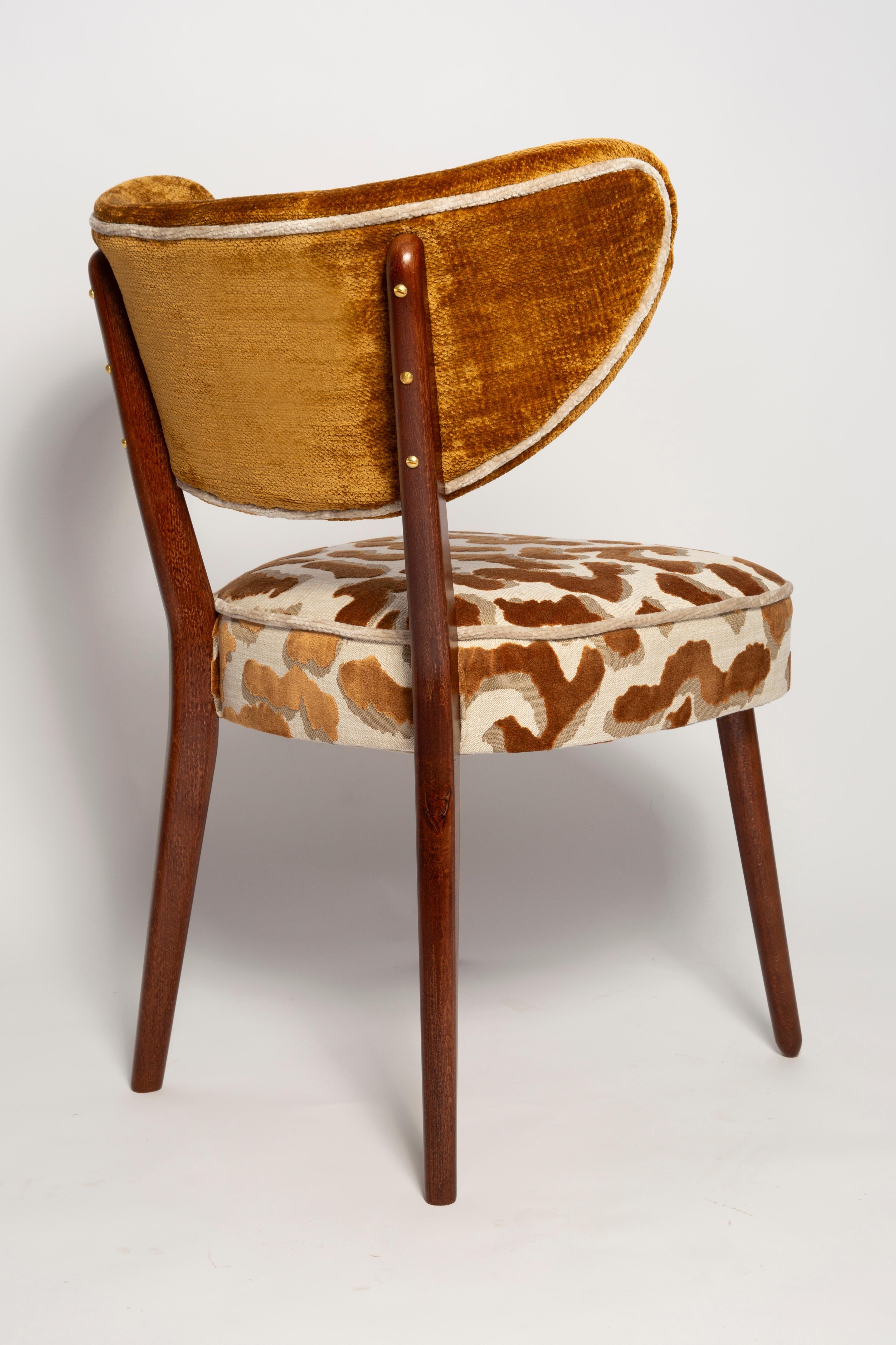 https://a.1stdibscdn.com/set-of-four-vintola-studio-dining-chairs-casamance-demoiselle-and-nimbus-fabric-for-sale-picture-5/f_34023/f_472335721761576335418/IQ3A2072_master.jpg