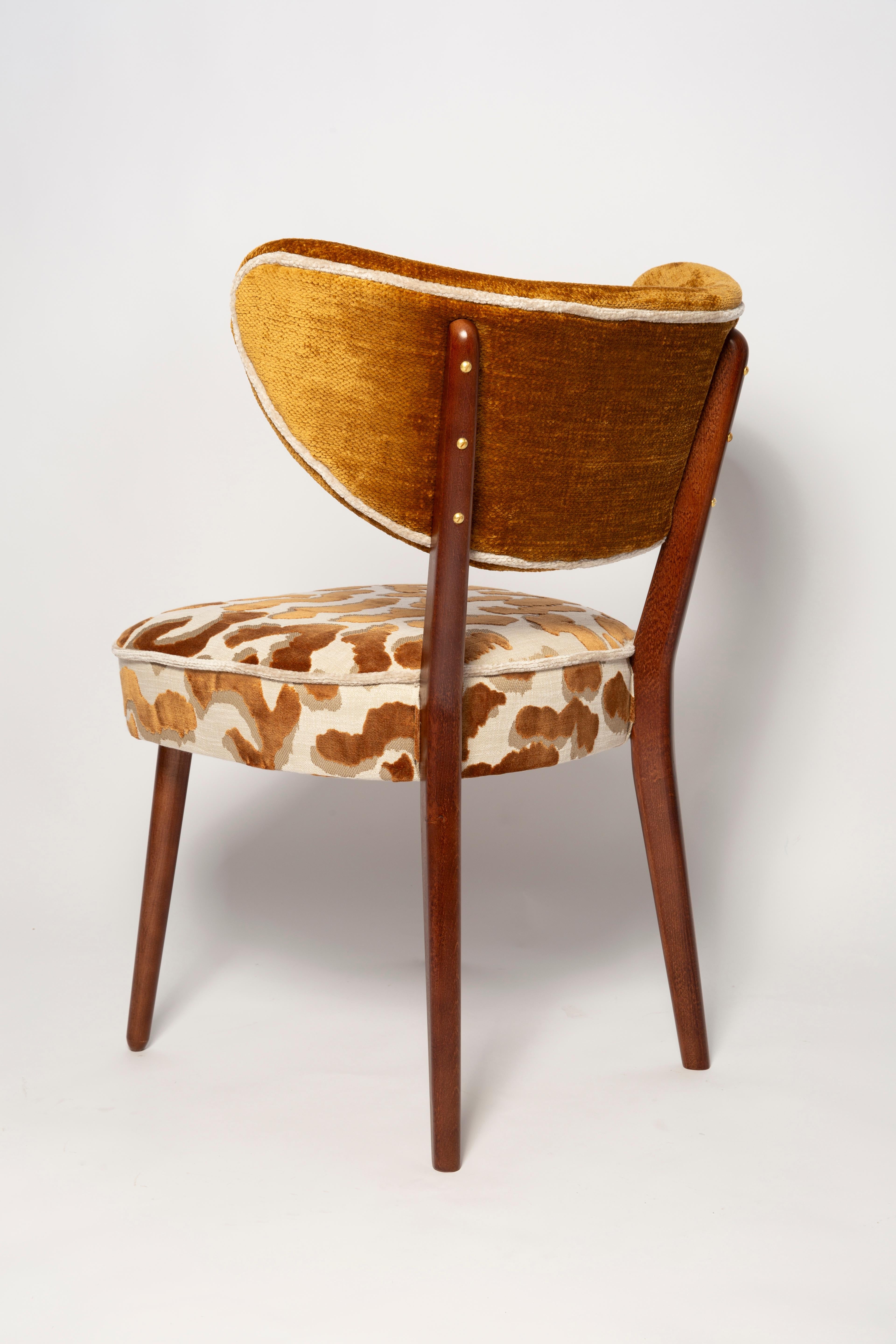 https://a.1stdibscdn.com/vintola-studio-dining-chair-casamance-nimbus-leopard-fabric-europe-poland-for-sale-picture-8/f_34023/f_470836621760699917034/IQ3A2079_master.jpg