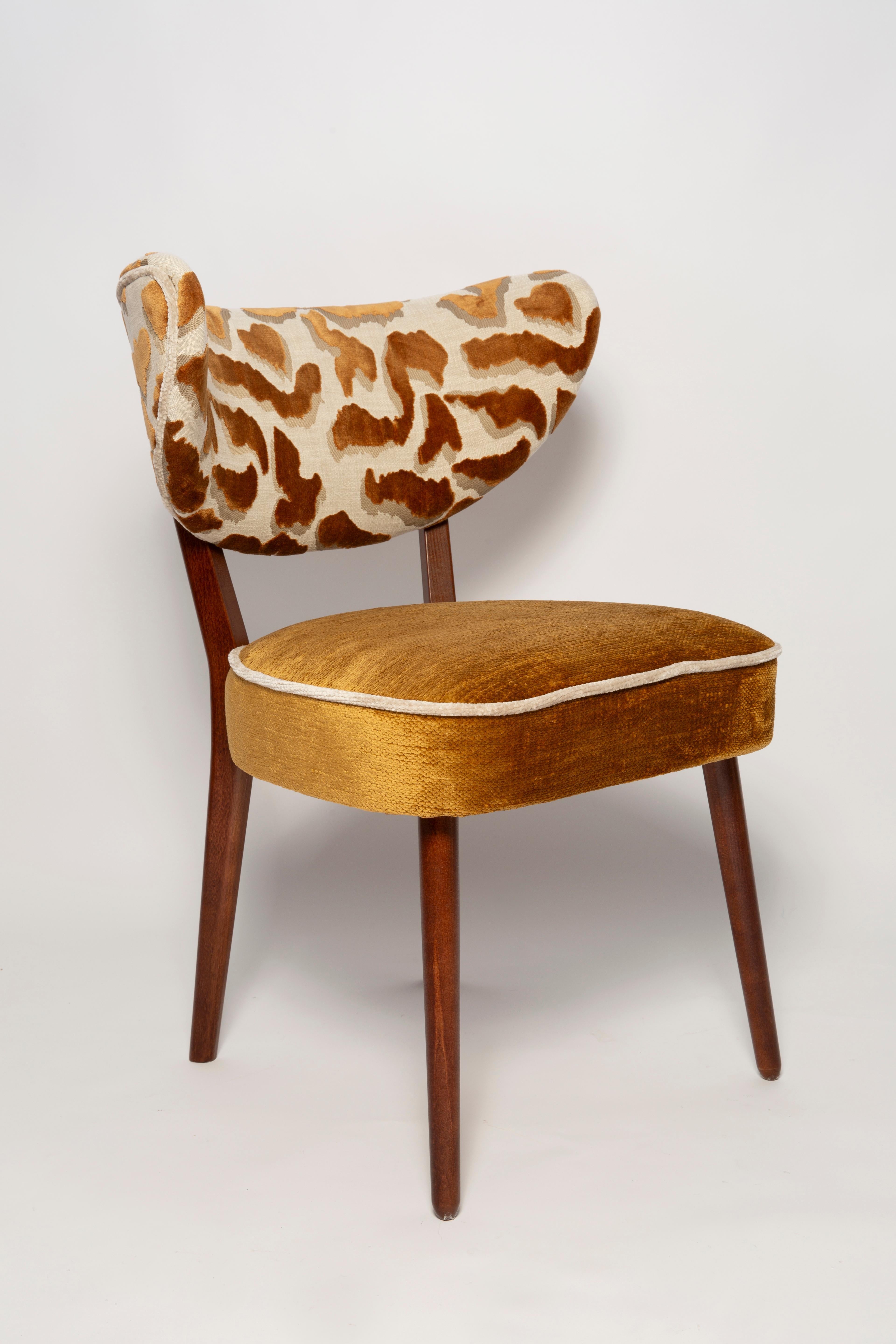 https://a.1stdibscdn.com/vintola-studio-dining-chair-casamance-nimbus-leopard-fabric-europe-poland-for-sale-picture-2/f_34023/f_471312321761047273261/IQ3A2086_master.jpg