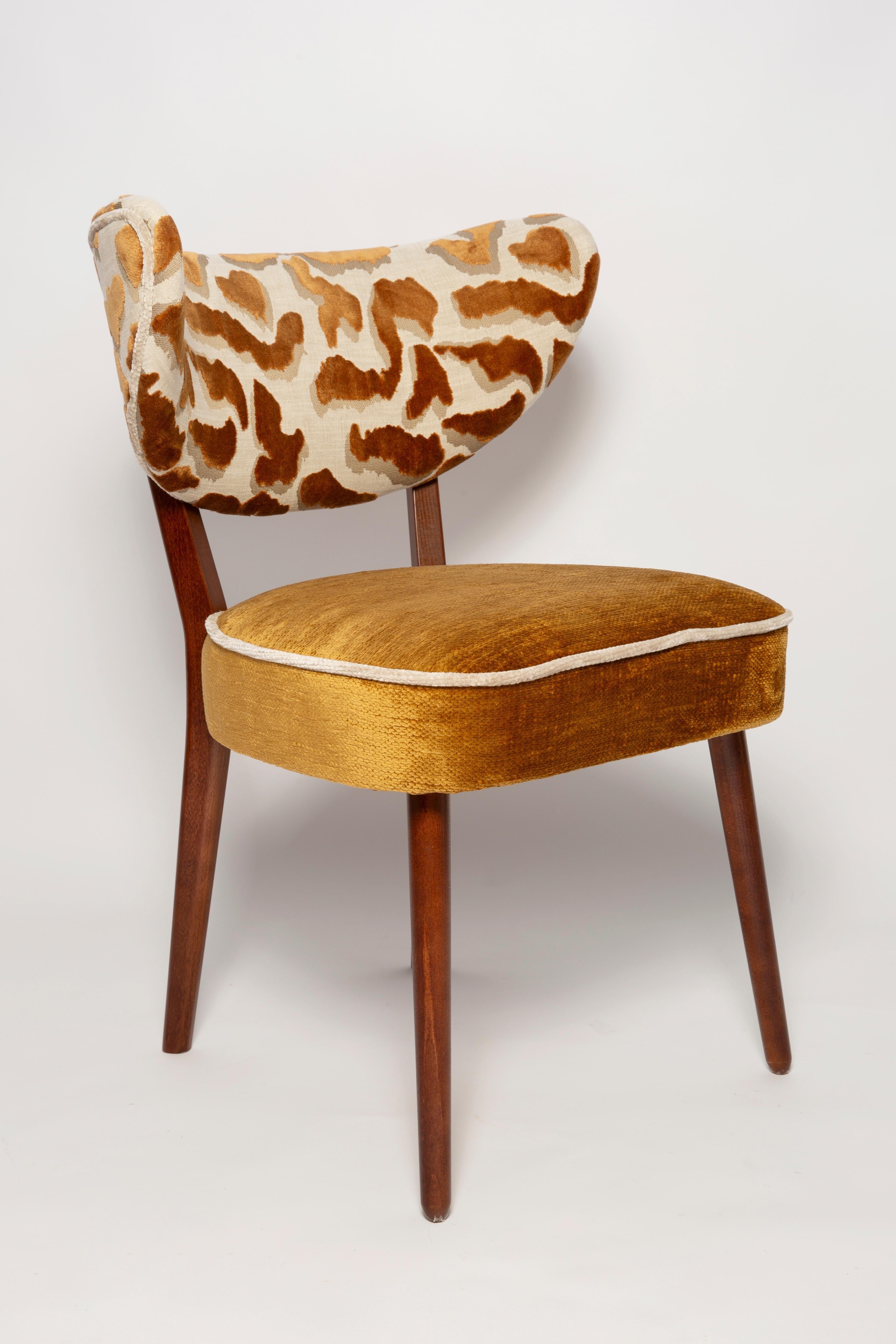 https://a.1stdibscdn.com/four-vintola-studio-dining-chairs-casamance-nimbus-fabric-europe-poland-for-sale-picture-4/f_34023/f_471313721761048420638/IQ3A2087_master.jpg