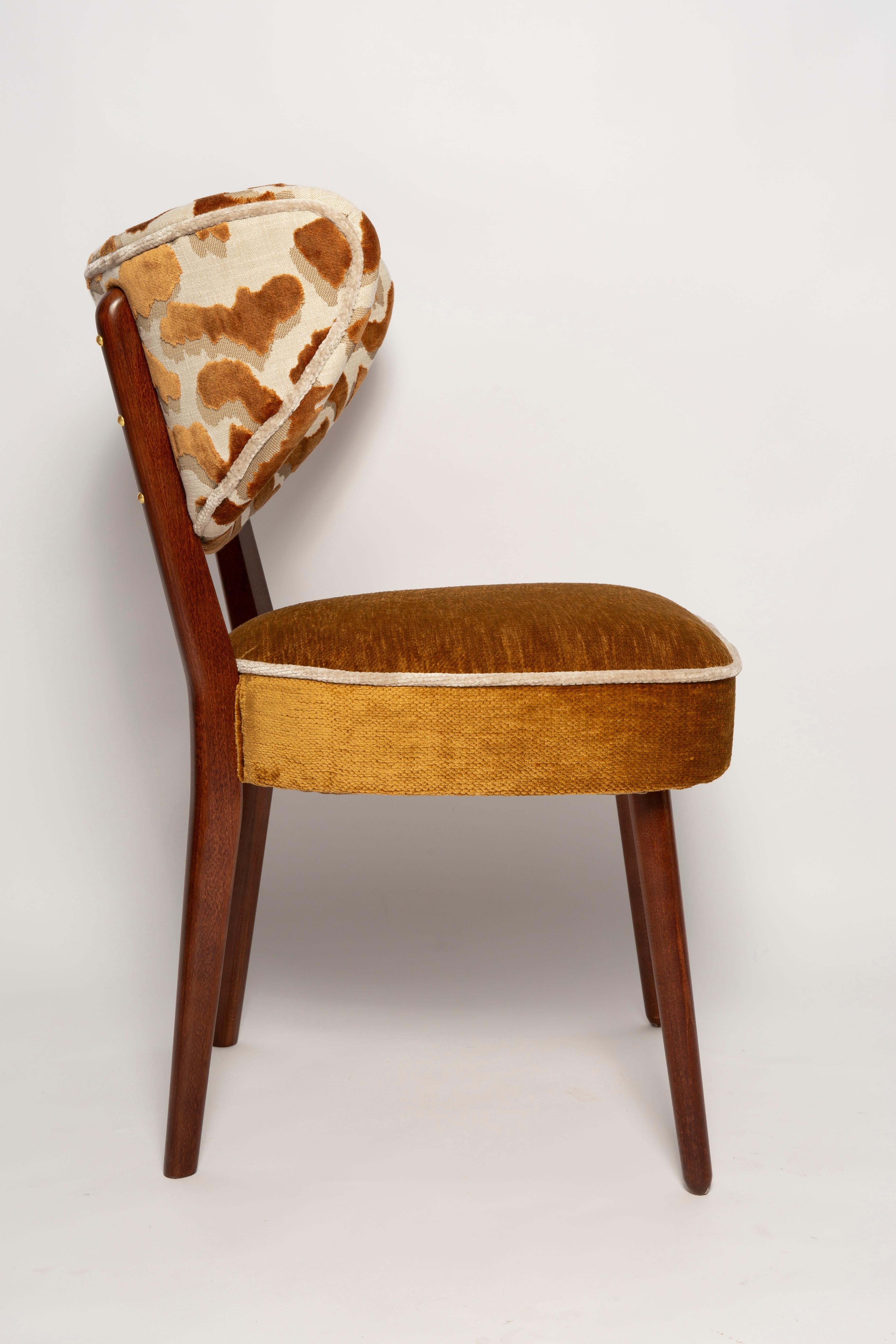 https://a.1stdibscdn.com/four-vintola-studio-dining-chairs-casamance-nimbus-fabric-europe-poland-for-sale-picture-5/f_34023/f_471313721761048408933/IQ3A2090_master.jpg