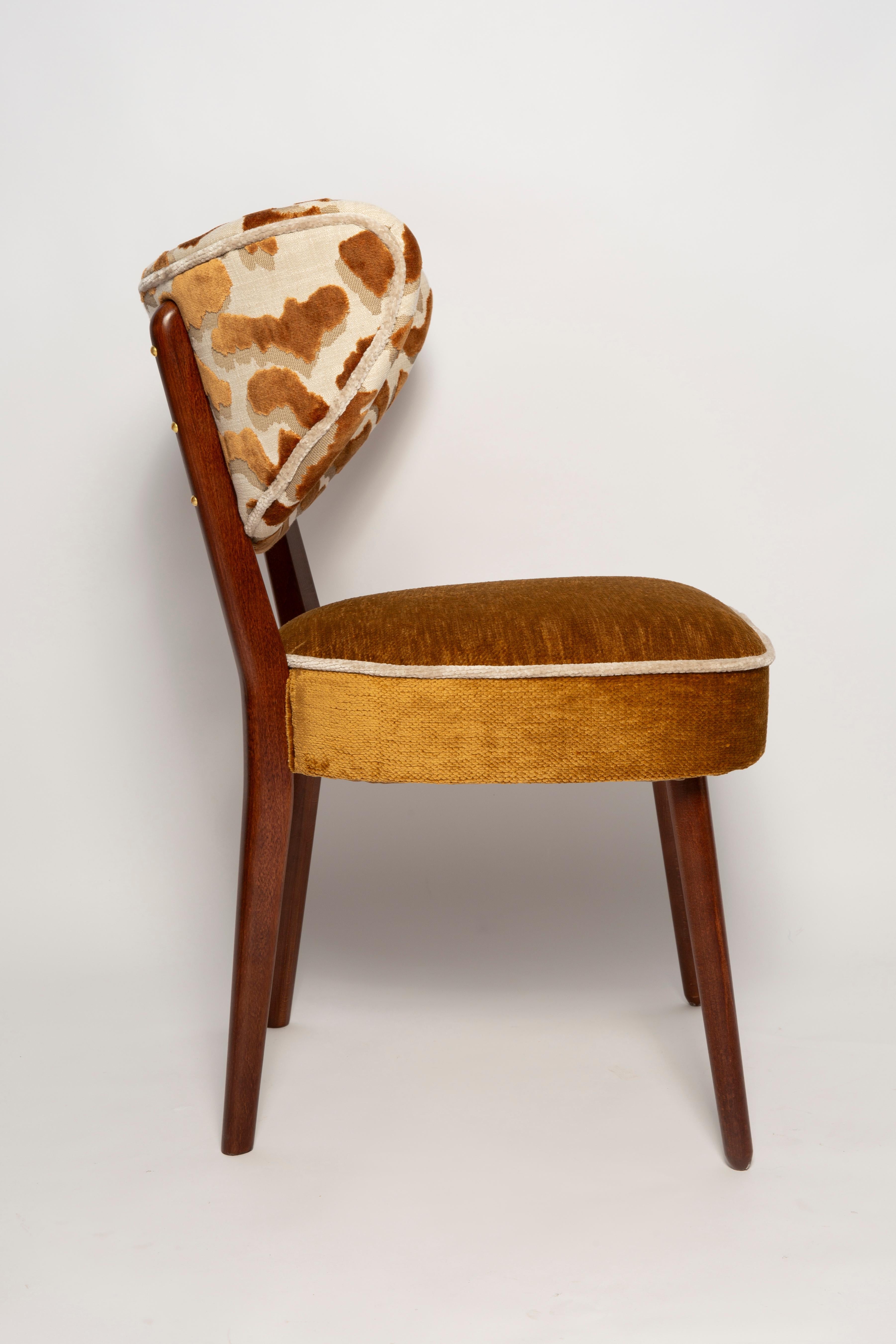 https://a.1stdibscdn.com/set-of-four-vintola-studio-dining-chairs-casamance-demoiselle-and-nimbus-fabric-for-sale-picture-9/f_34023/f_472335721761576427296/IQ3A2091_master.jpg