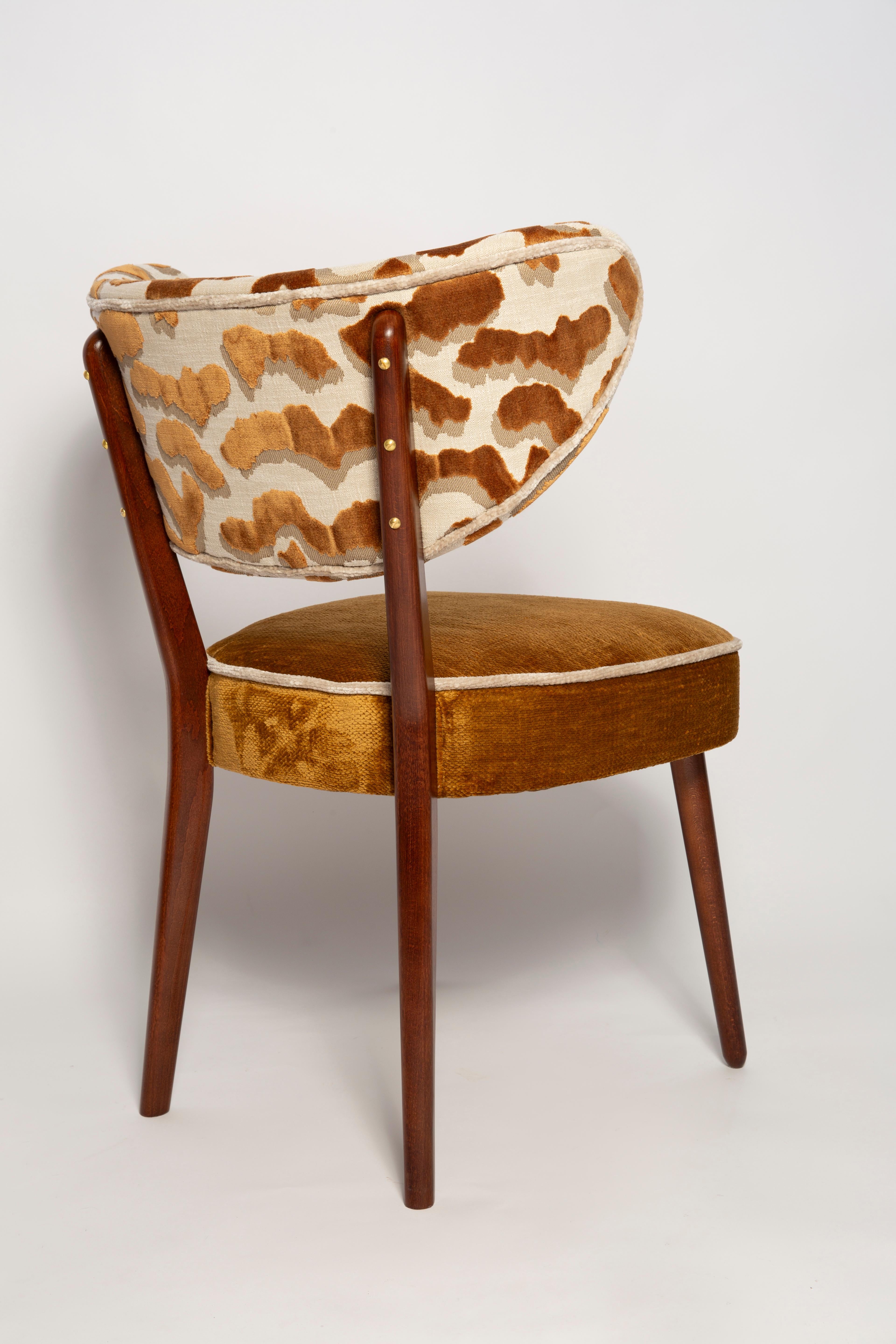 https://a.1stdibscdn.com/vintola-studio-dining-chair-casamance-nimbus-leopard-fabric-europe-poland-for-sale-picture-5/f_34023/f_471312321761047290015/IQ3A2092_master.jpg