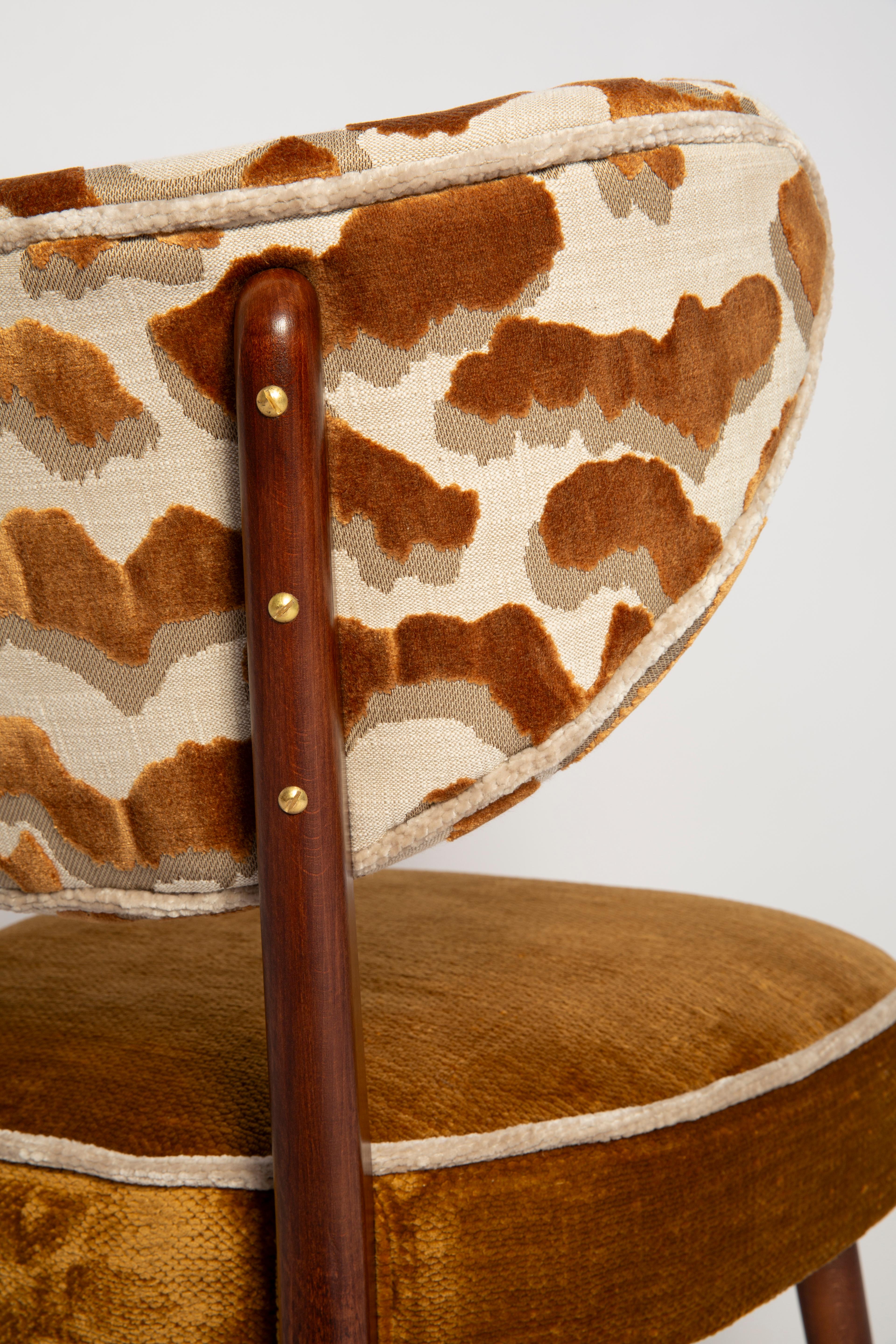 https://a.1stdibscdn.com/set-of-four-vintola-studio-dining-chairs-casamance-demoiselle-and-nimbus-fabric-for-sale-picture-11/f_34023/f_472335721761576506356/IQ3A2095_master.jpg