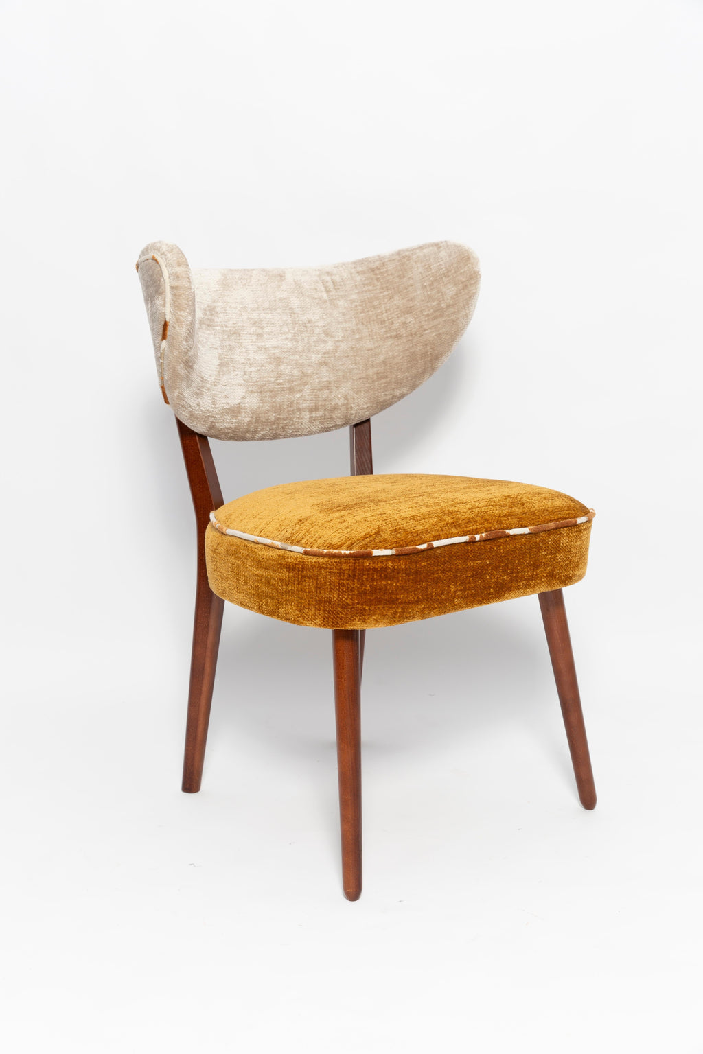 https://a.1stdibscdn.com/vintola-studio-dining-chair-casamance-demoiselle-fabric-europe-poland-for-sale-picture-2/f_34023/f_471463021761131185701/IQ3A2128_master.jpg