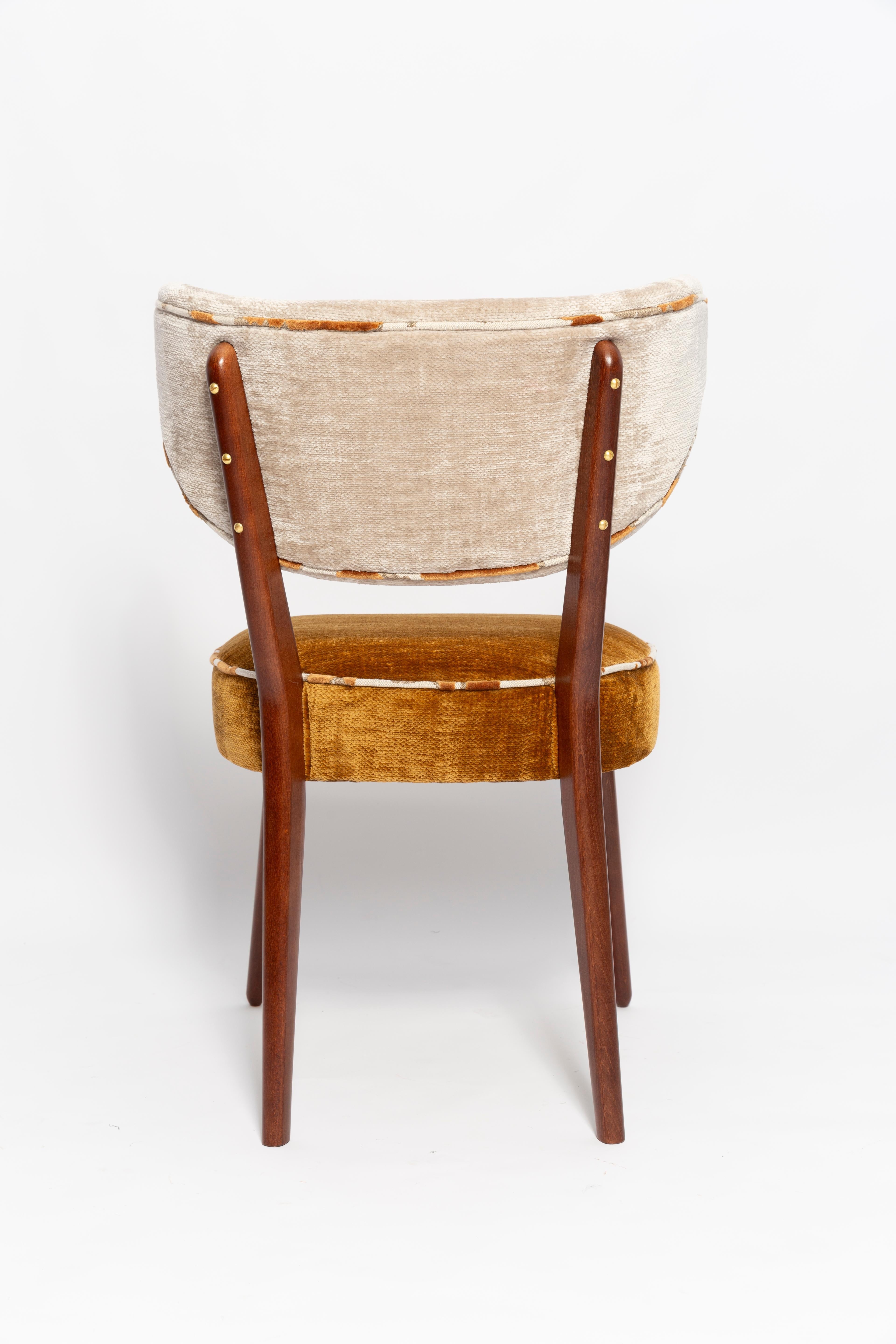 https://a.1stdibscdn.com/vintola-studio-twelve-dining-chairs-casamance-demoiselle-fabric-europe-poland-for-sale-picture-6/f_34023/f_471465921761131971944/IQ3A2137_master.jpg