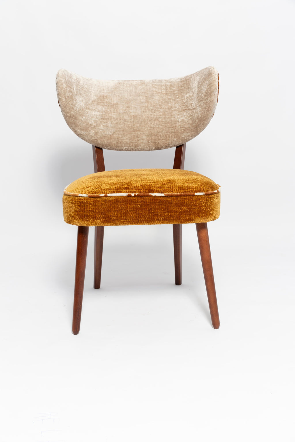 https://a.1stdibscdn.com/vintola-studio-dining-chair-casamance-demoiselle-fabric-europe-poland-for-sale-picture-8/f_34023/f_471463021761131198194/IQ3A2138_master.jpg