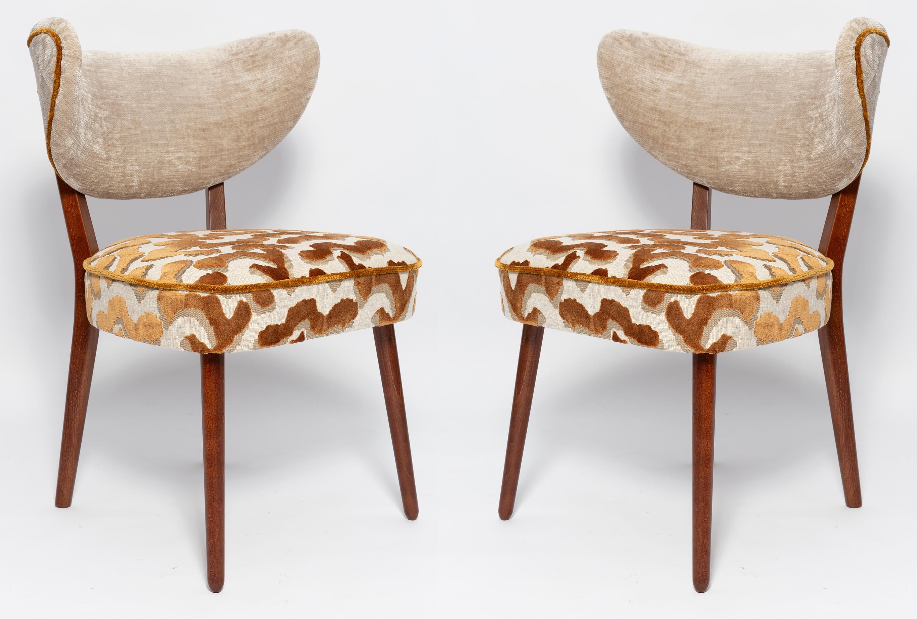 https://a.1stdibscdn.com/set-of-four-vintola-studio-dining-chairs-casamance-demoiselle-and-nimbus-fabric-for-sale-picture-6/f_34023/f_472438321761646295589/IQ3A2142_2_master.jpg