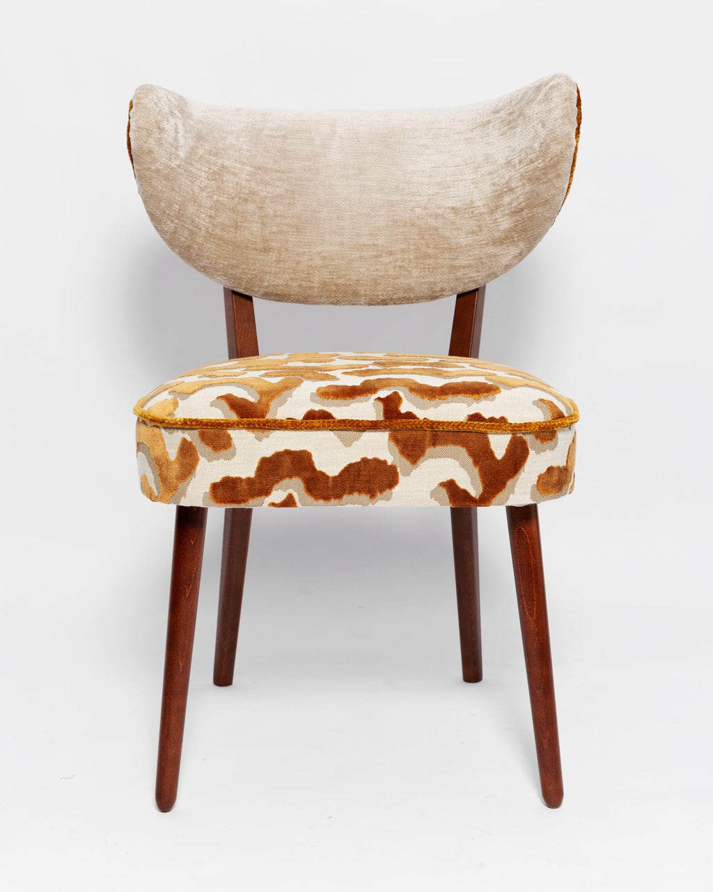 https://a.1stdibscdn.com/vintola-studio-nine-dining-chairs-casamance-demoiselle-and-nimbus-fabric-for-sale-picture-2/f_34023/f_472468121761660645777/IQ3A2143_insta_master.jpg