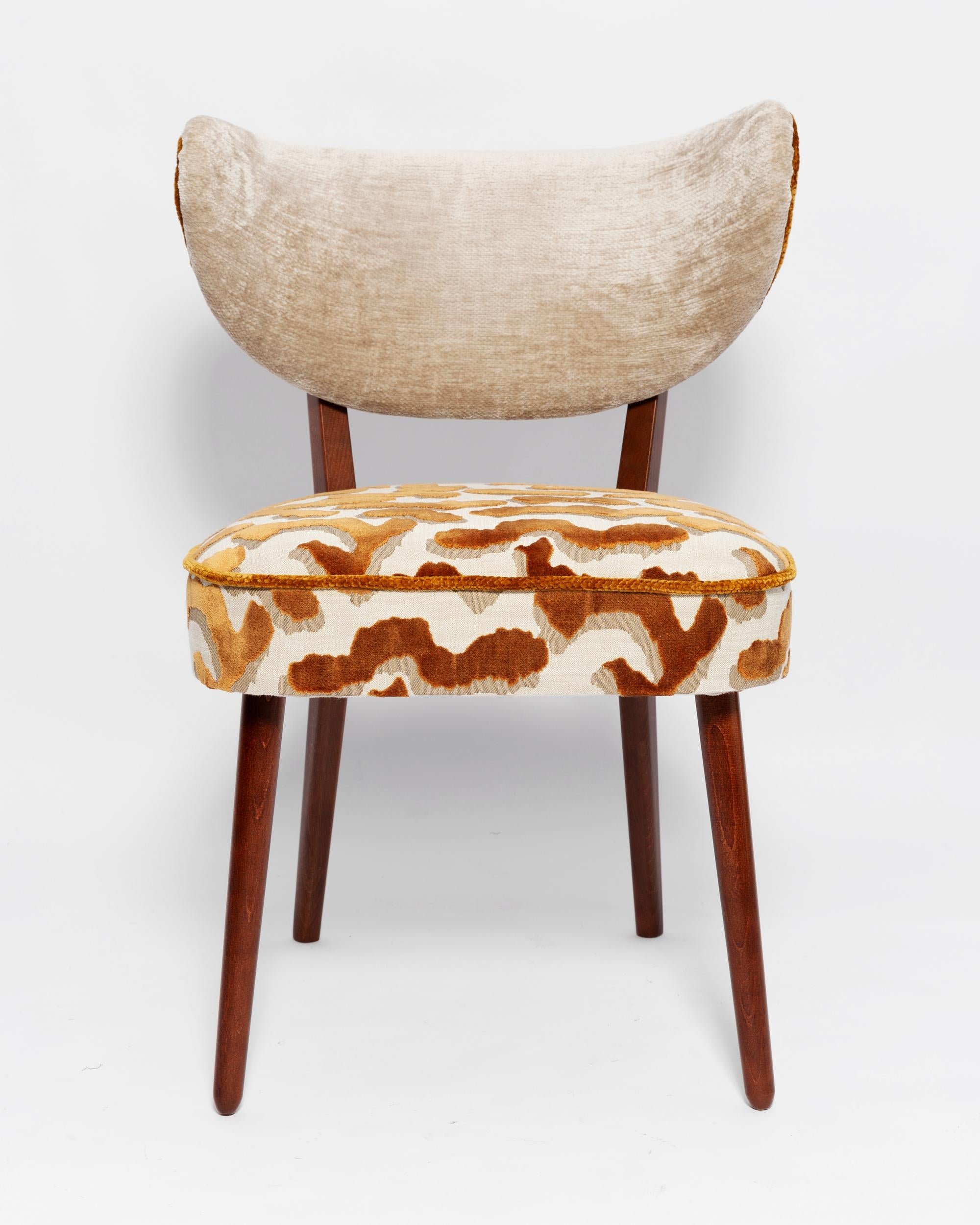 https://a.1stdibscdn.com/vintola-studio-nine-dining-chairs-casamance-demoiselle-and-nimbus-fabric-for-sale-picture-2/f_34023/f_472468121761660645777/IQ3A2143_insta_master.jpg