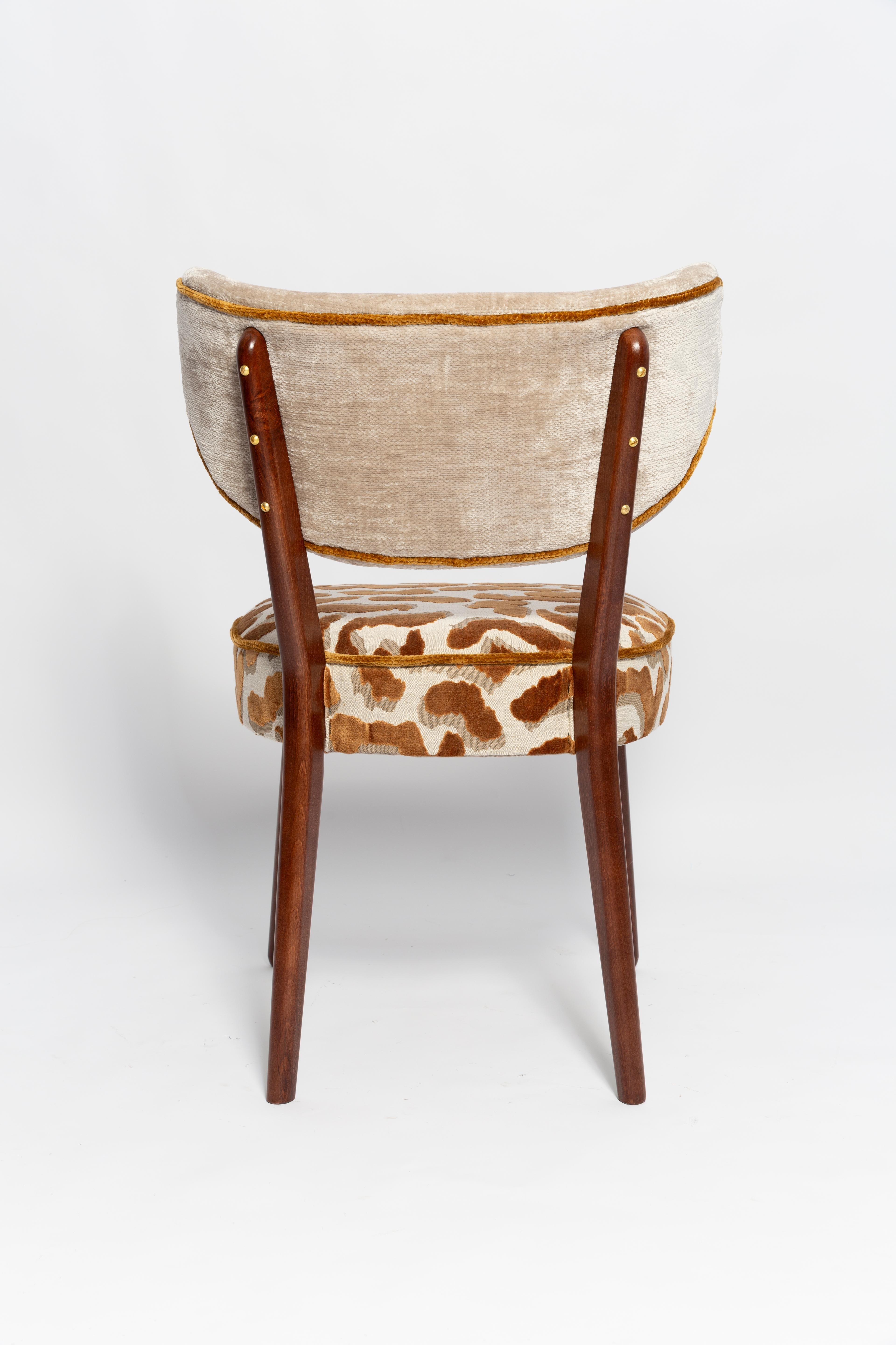 https://a.1stdibscdn.com/set-of-four-vintola-studio-dining-chairs-casamance-demoiselle-and-nimbus-fabric-for-sale-picture-12/f_34023/f_472438321761646470274/IQ3A2147_master.jpg