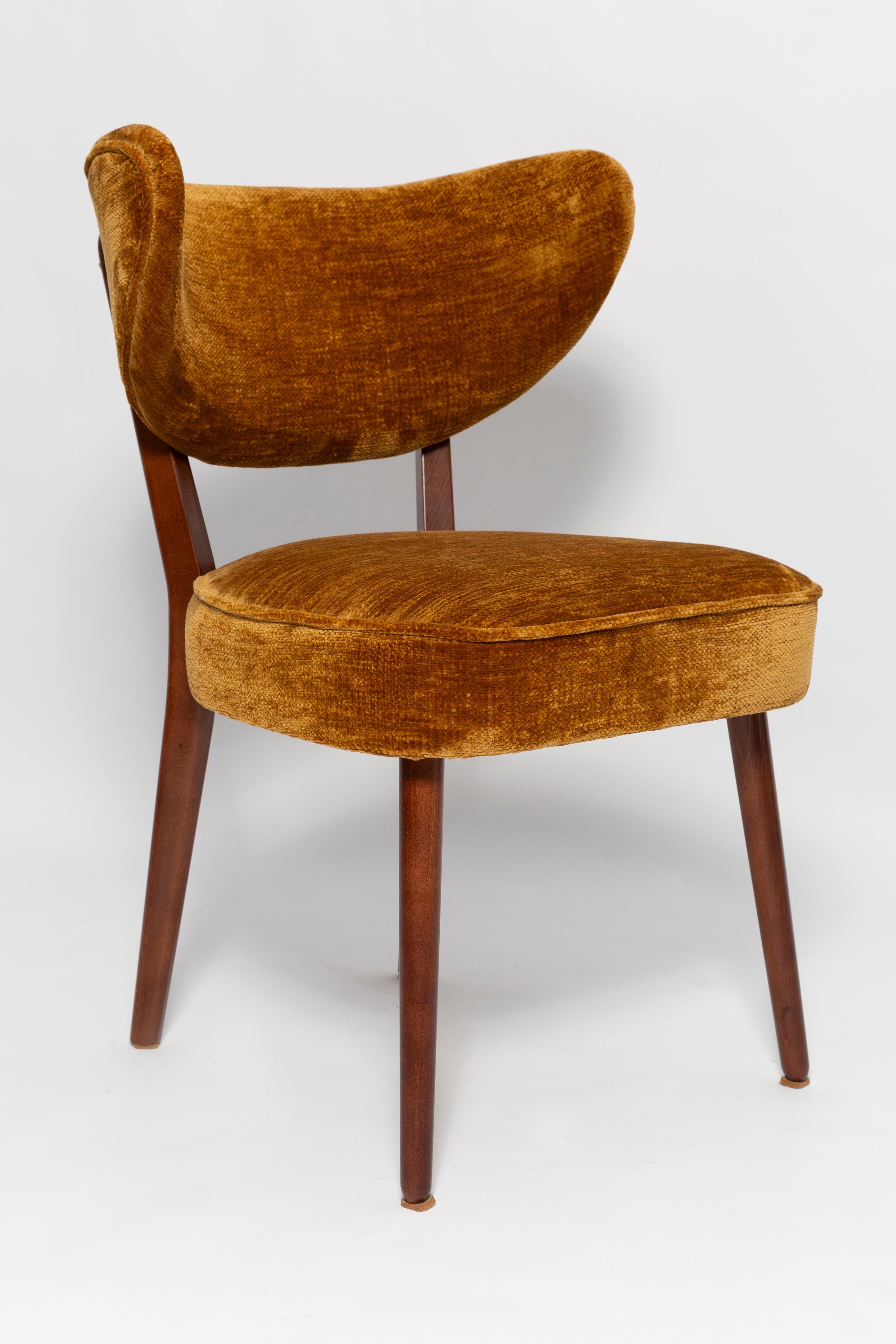 https://a.1stdibscdn.com/vintola-studio-dining-chair-casamance-demoiselle-fabric-europe-poland-for-sale-picture-2/f_34023/f_471508021761149318750/IQ3A2149_master.jpg